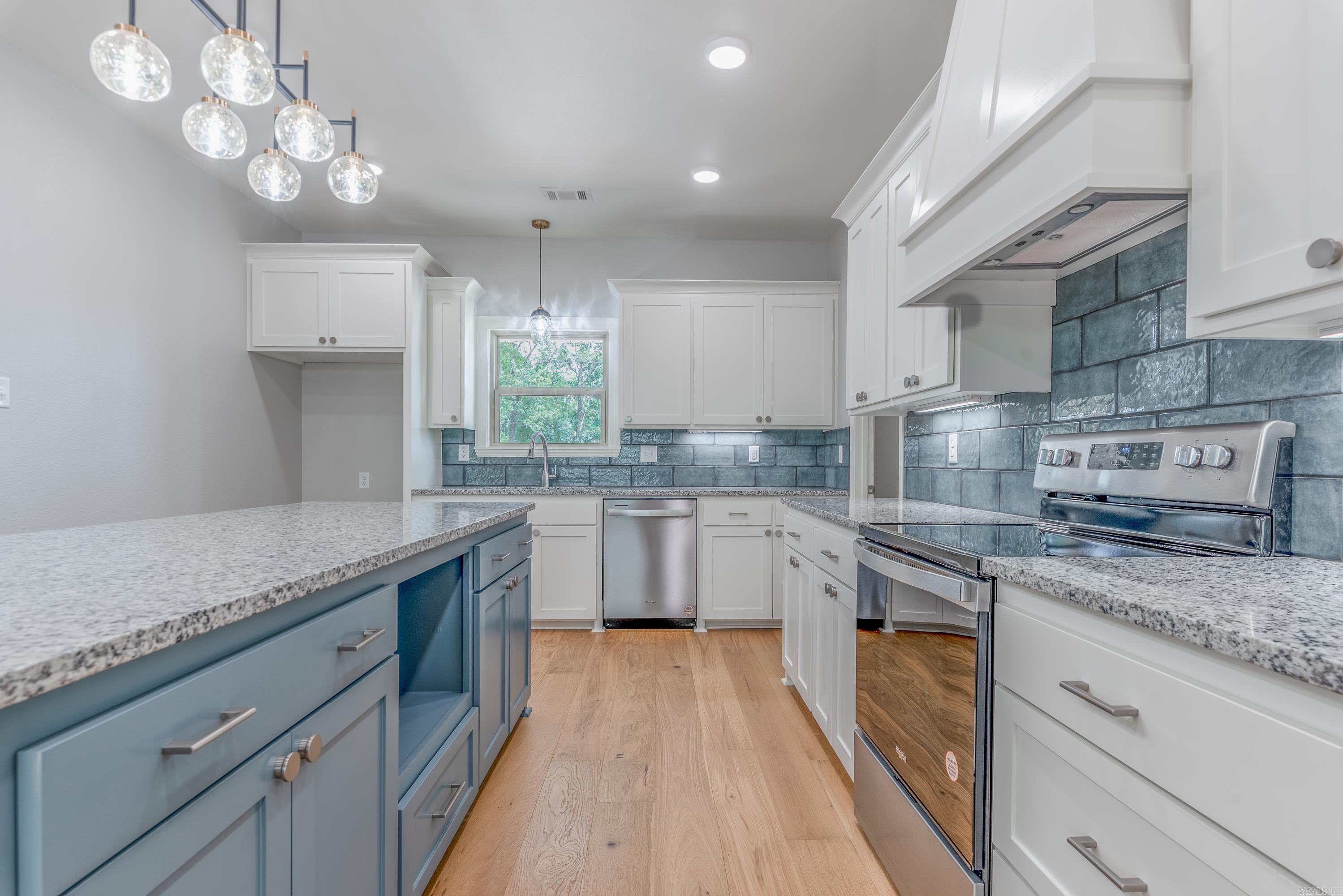 431  Apple  Russellville, AR