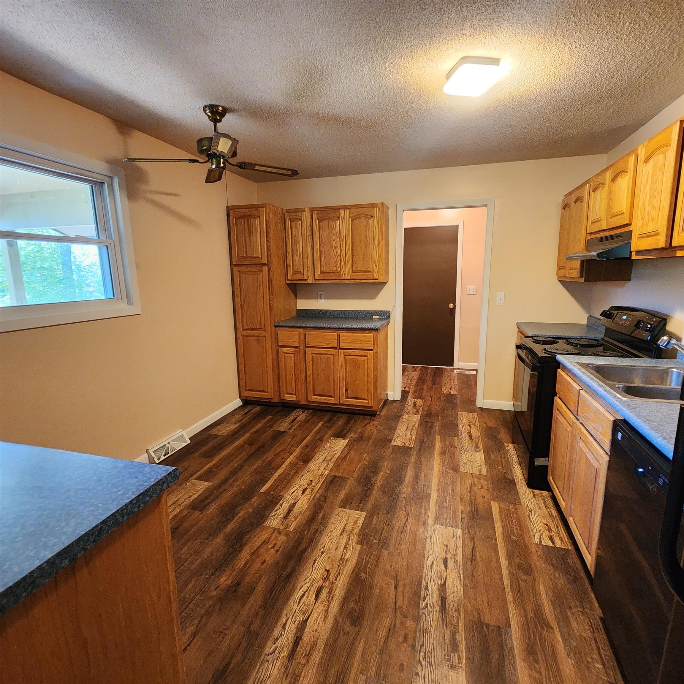 61 E Lakeshore  Cherokee Village, AR