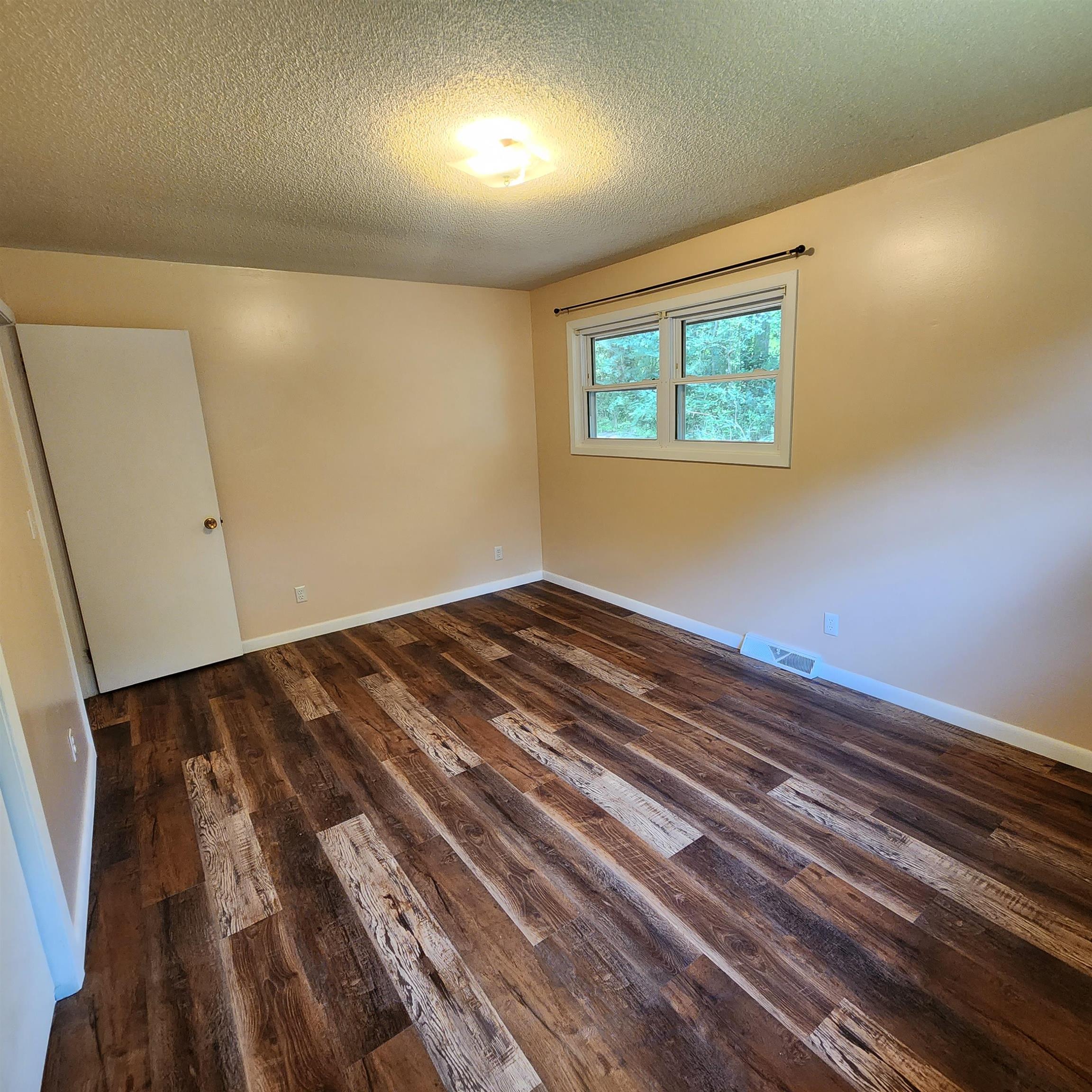 61 E Lakeshore  Cherokee Village, AR