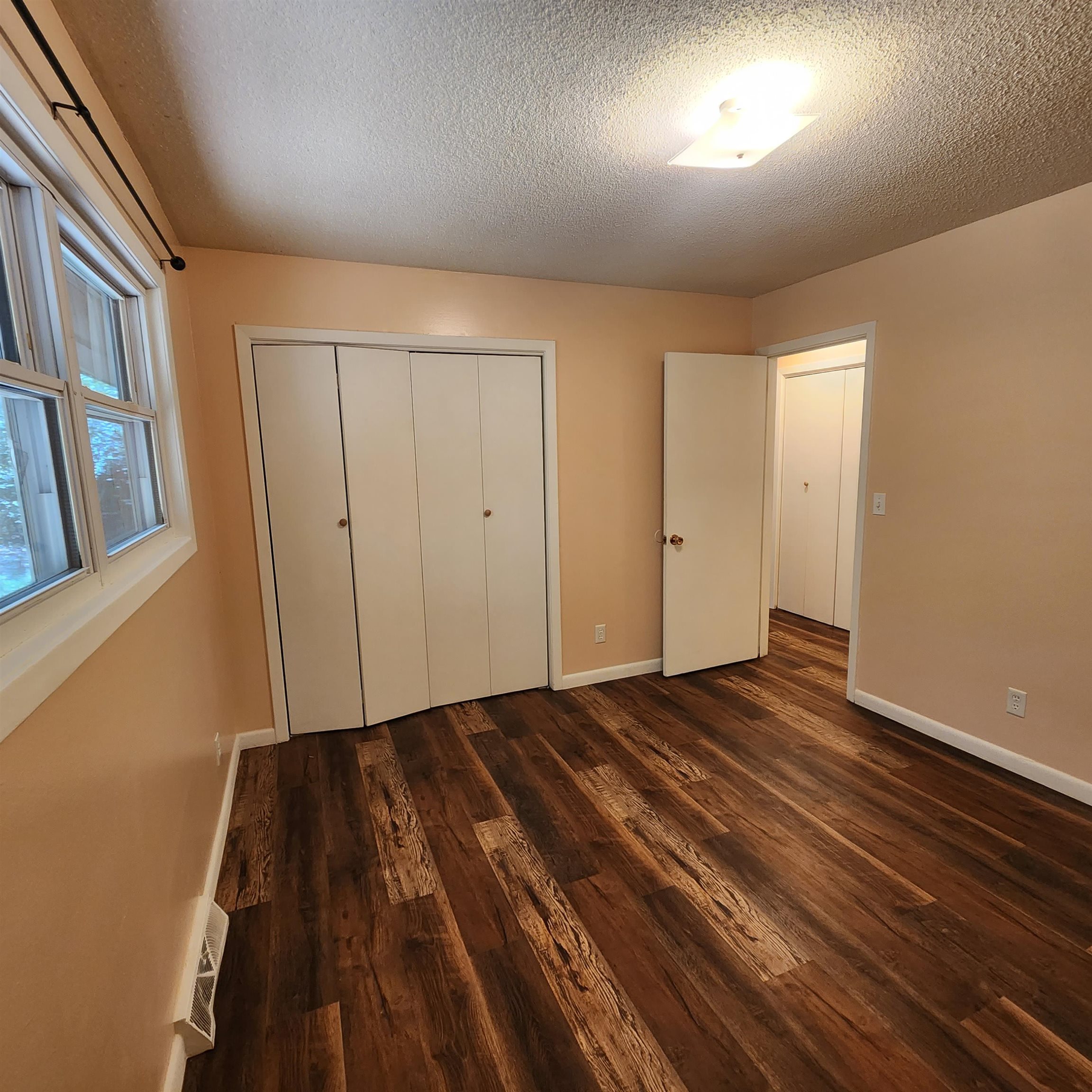 61 E Lakeshore  Cherokee Village, AR