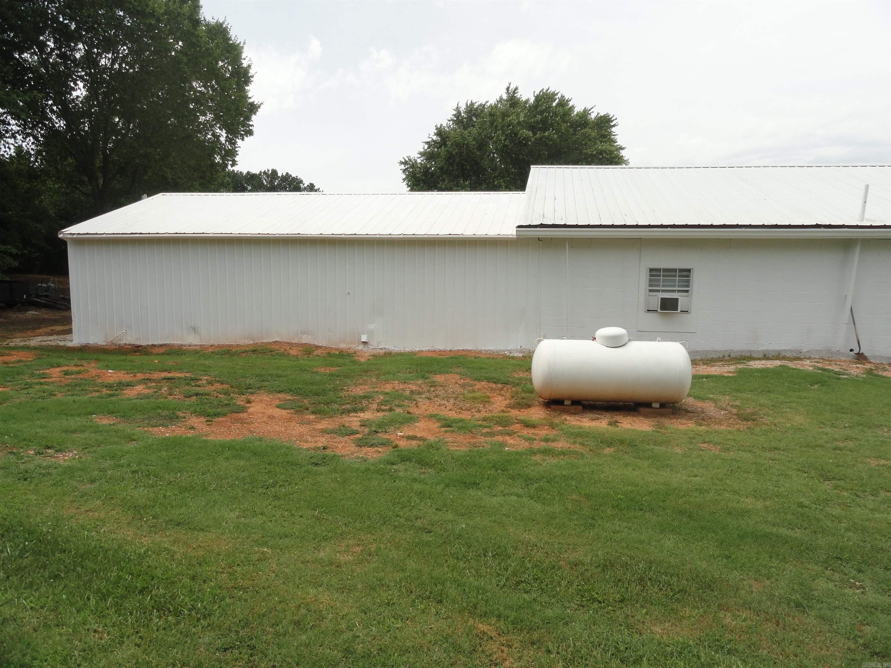 29052 US-65 Hwy Western Grove, AR 72685