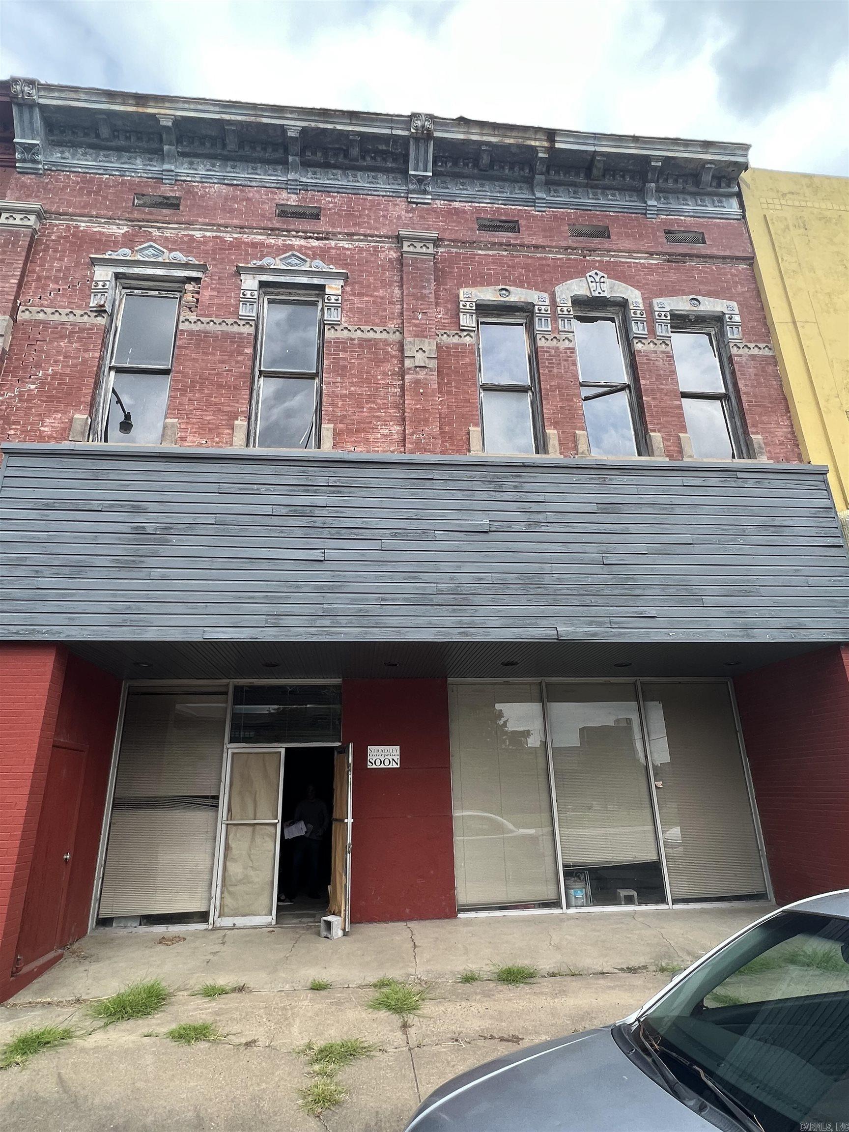 209 W 2nd  Pine Bluff, AR