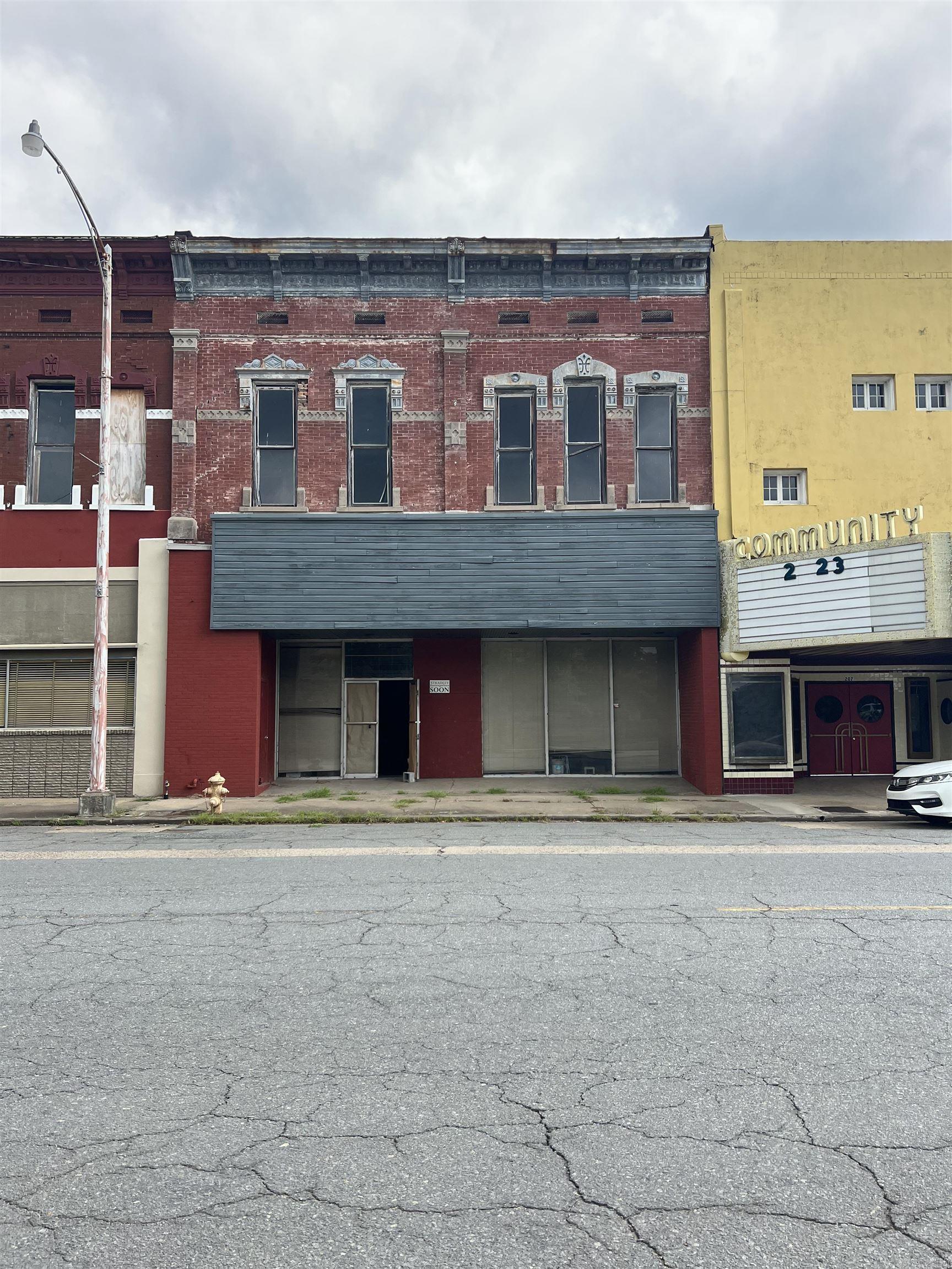 209 W 2nd  Pine Bluff, AR