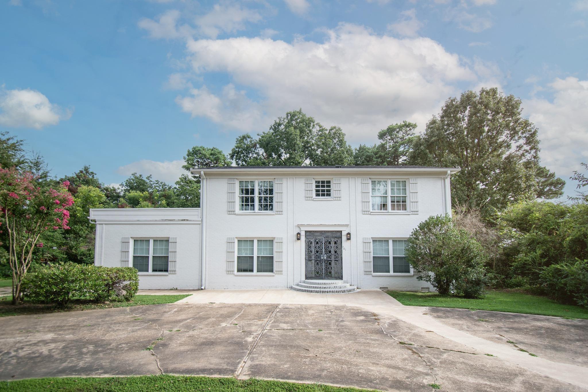 701 W. Nettleton Avenue