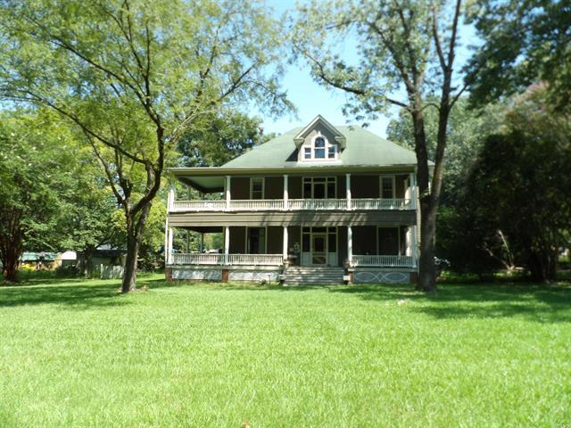 738 N Bailey  Monticello, AR
