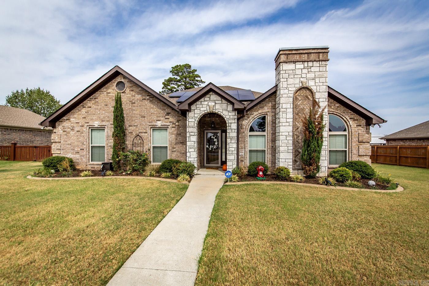 323 Country Club Parkway, Maumelle, AR 72113