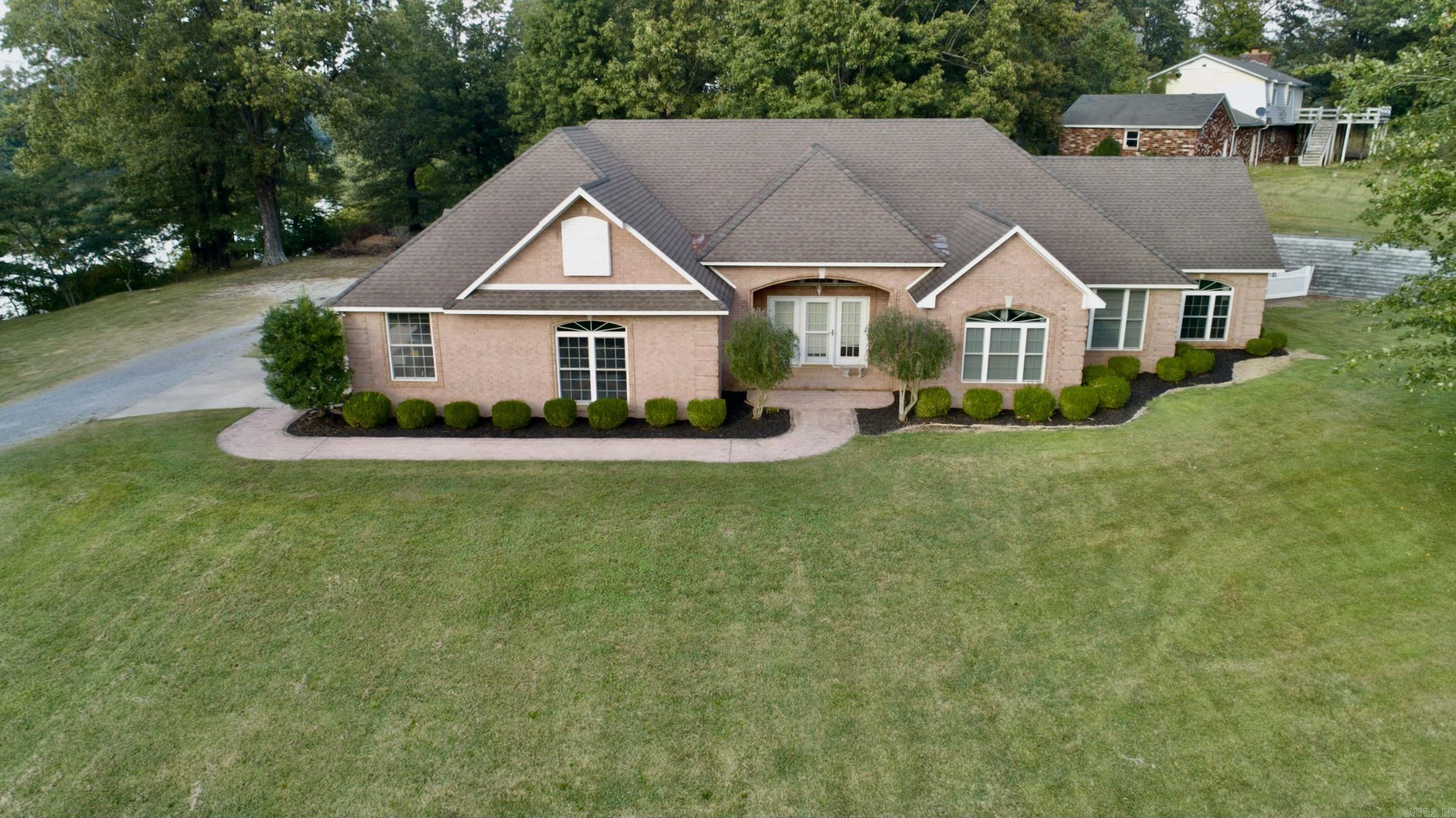 2121 Lakewood Drive Piggott, AR 72454