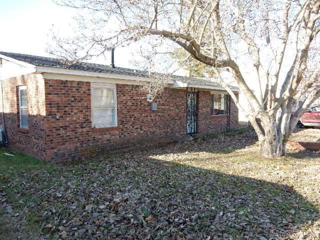 303  Ogden  Gideon, MO