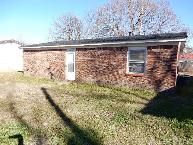 303  Ogden  Gideon, MO