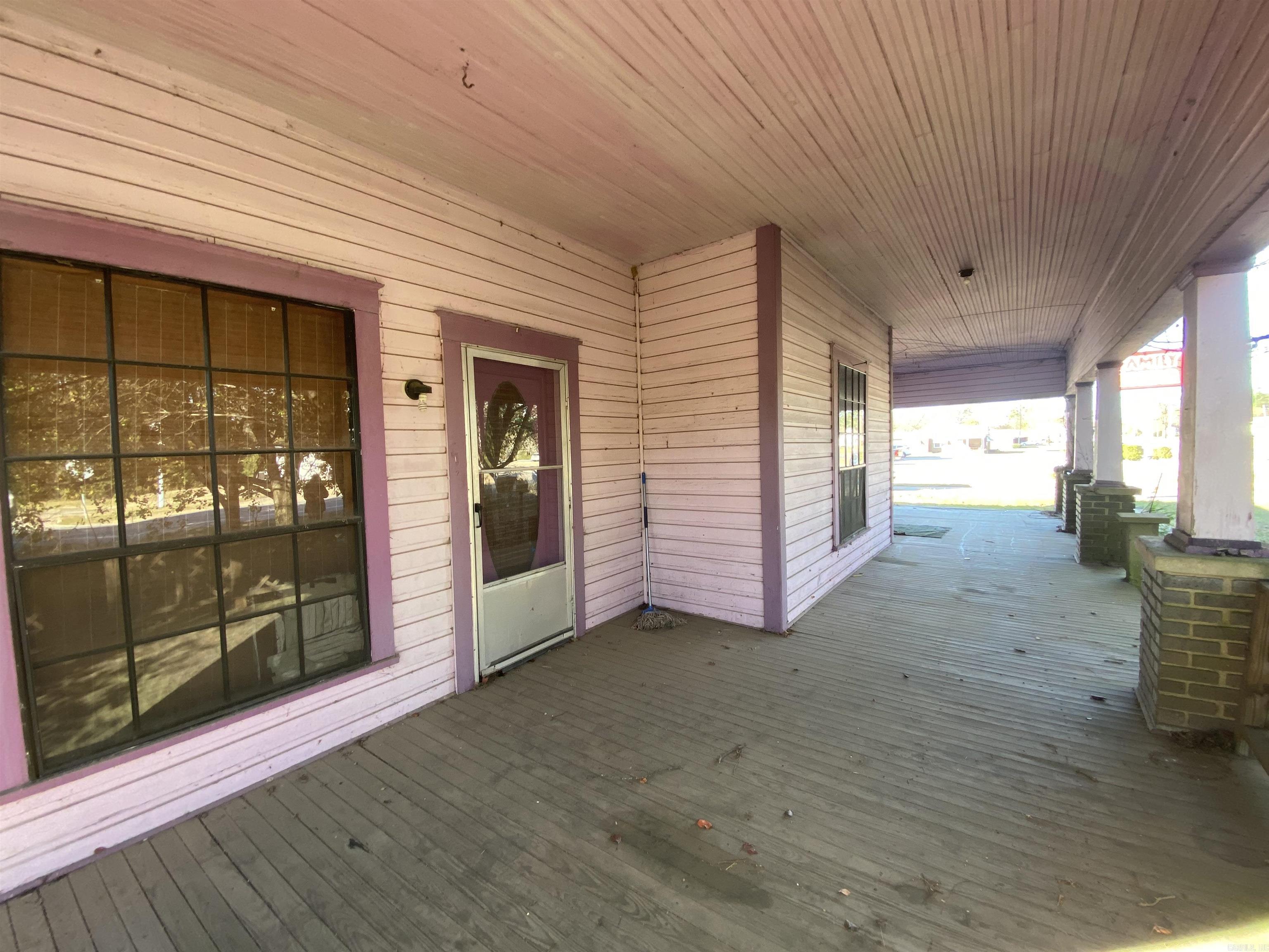 117 W Antioch St  Delight, AR