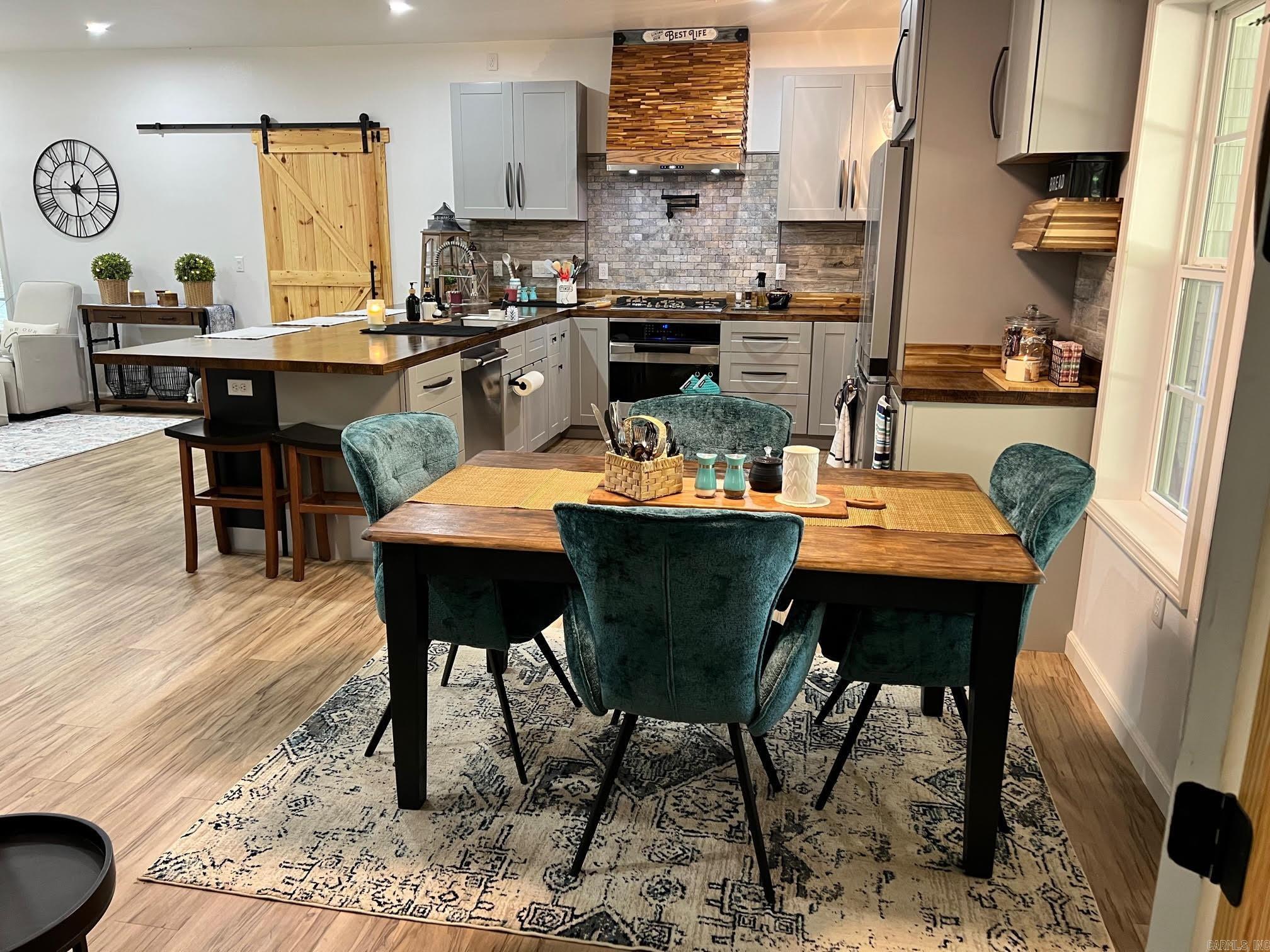 25  Laura's  Heber Springs, AR