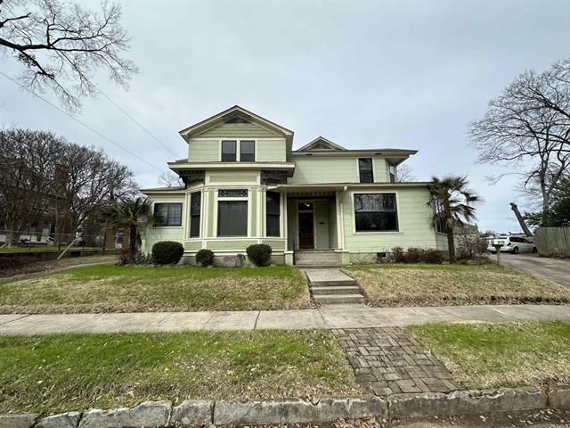 915 E 5th  Texarkana, AR