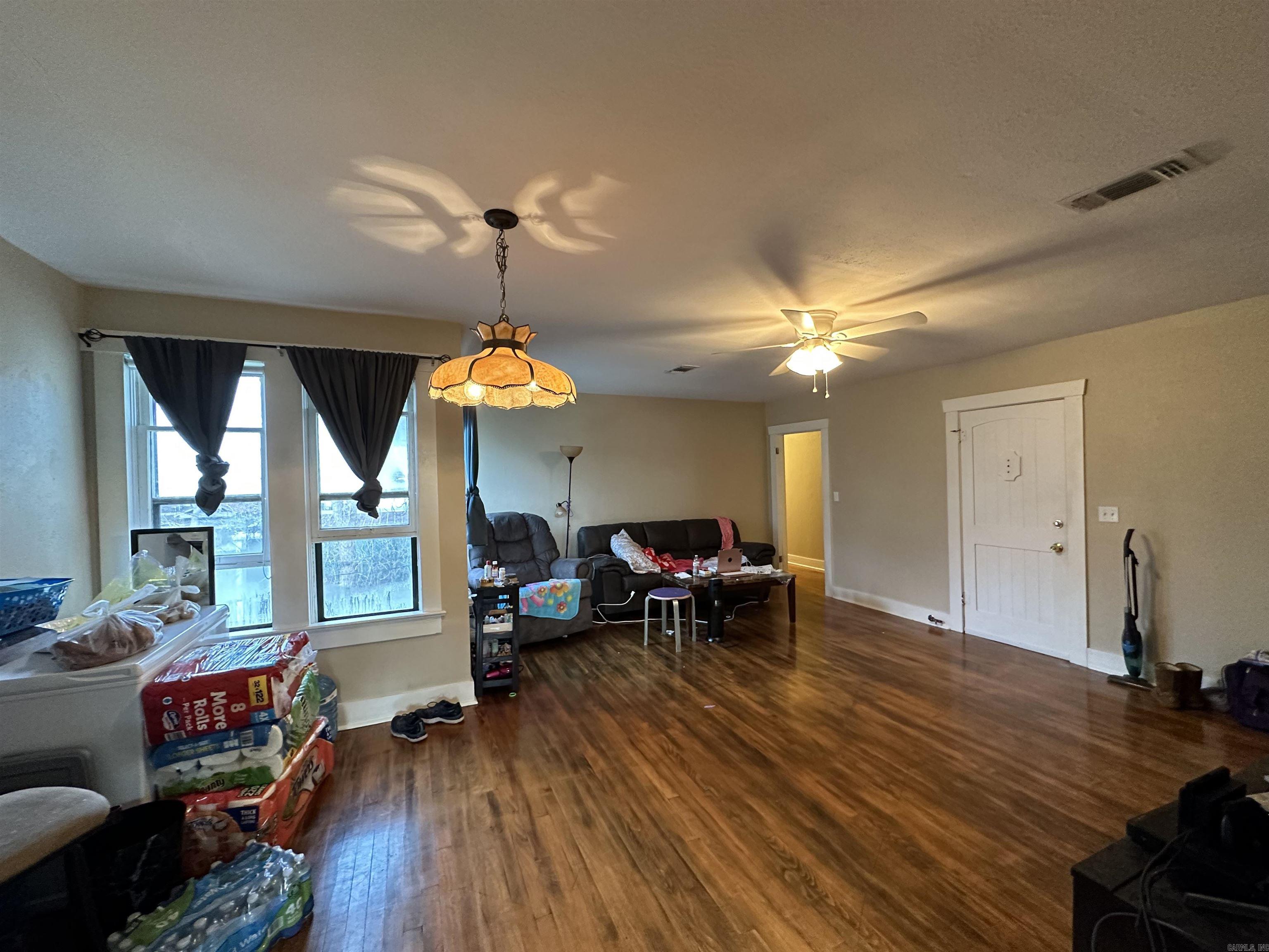 915 E 5th  Texarkana, AR