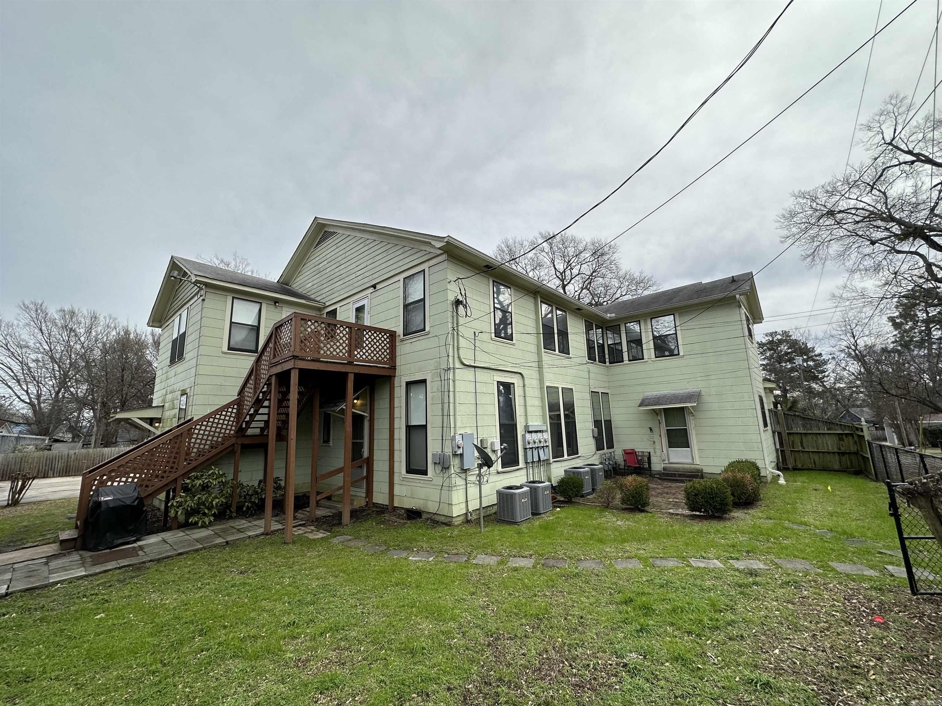915 E 5th  Texarkana, AR