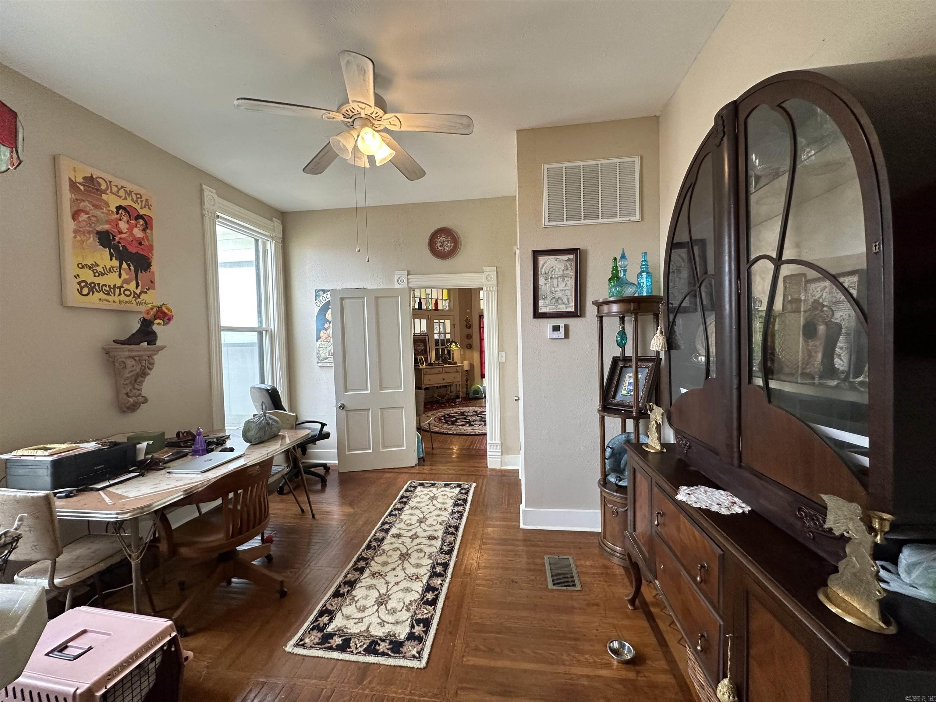 915 E 5th  Texarkana, AR