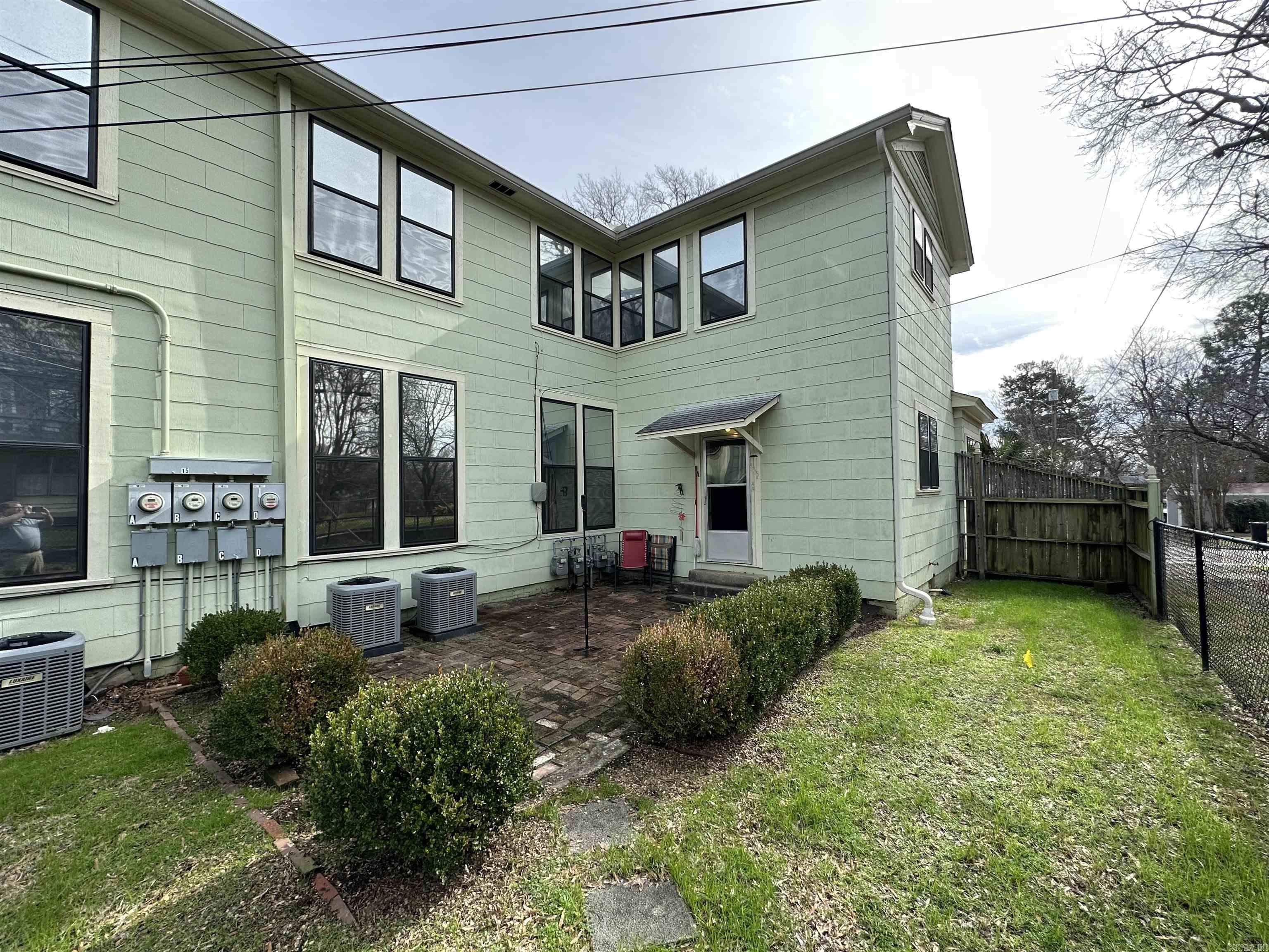 915 E 5th  Texarkana, AR