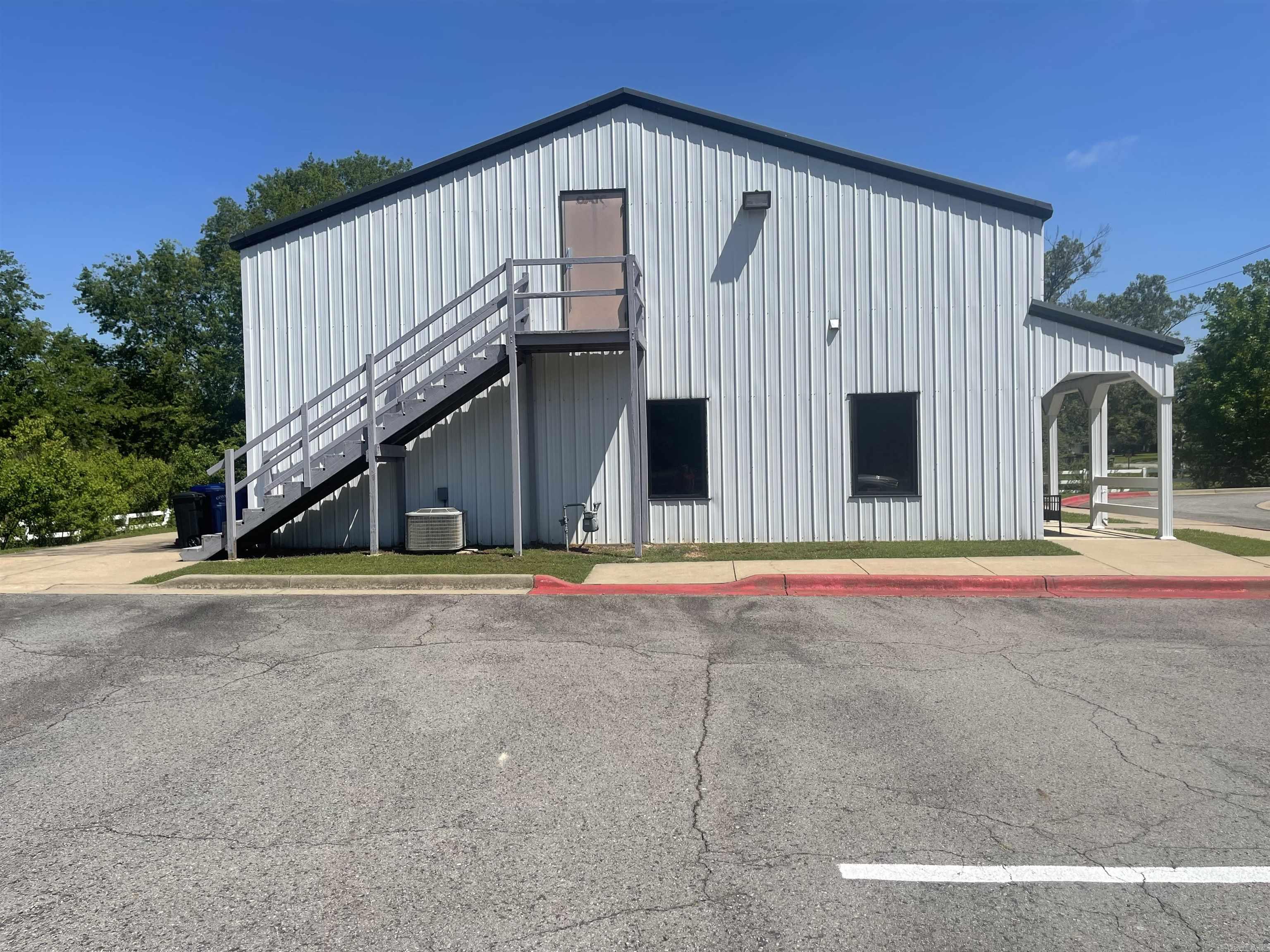 221 E German  Conway, AR