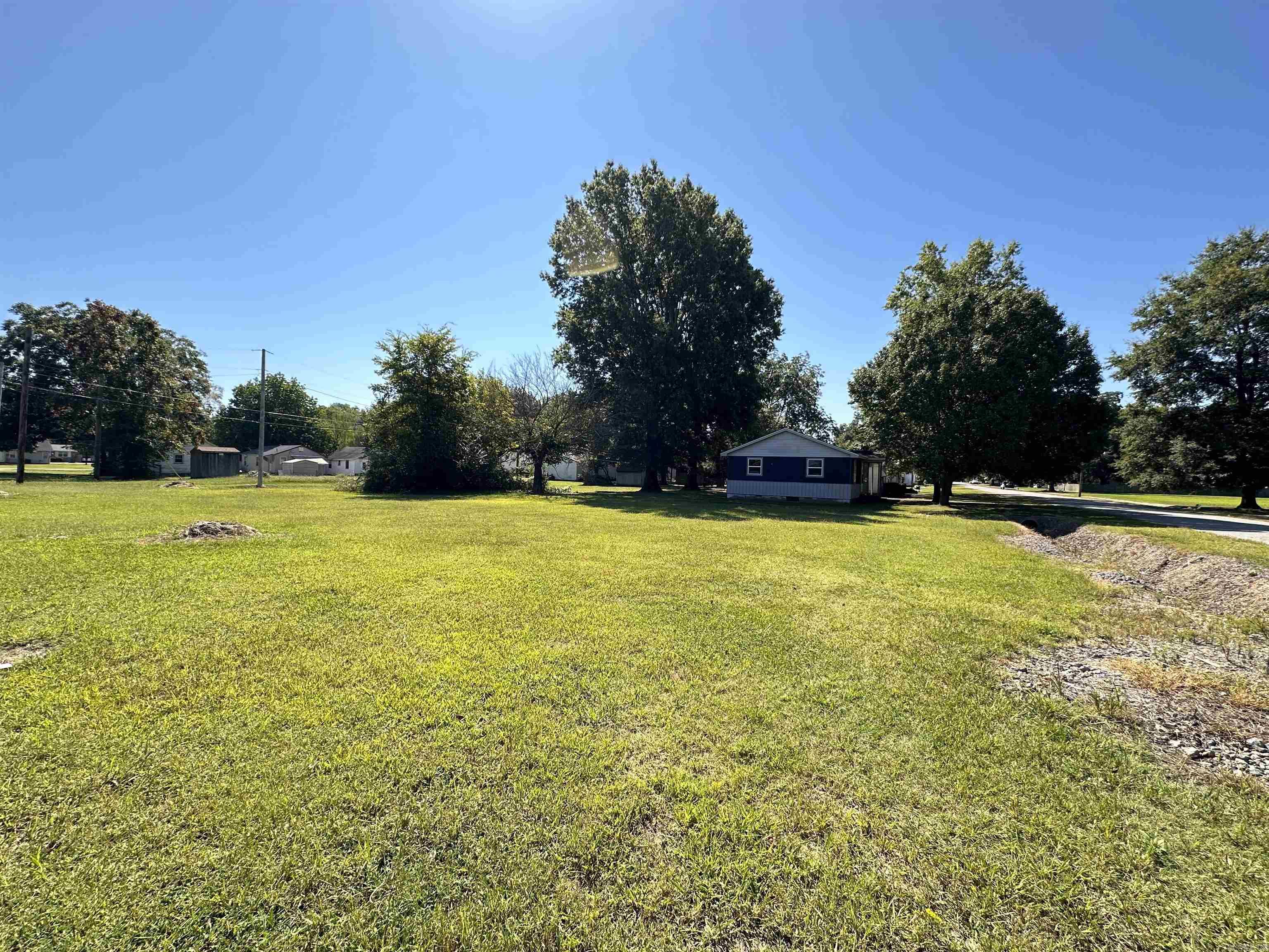 489/ 475 N Taylor  Piggott, AR