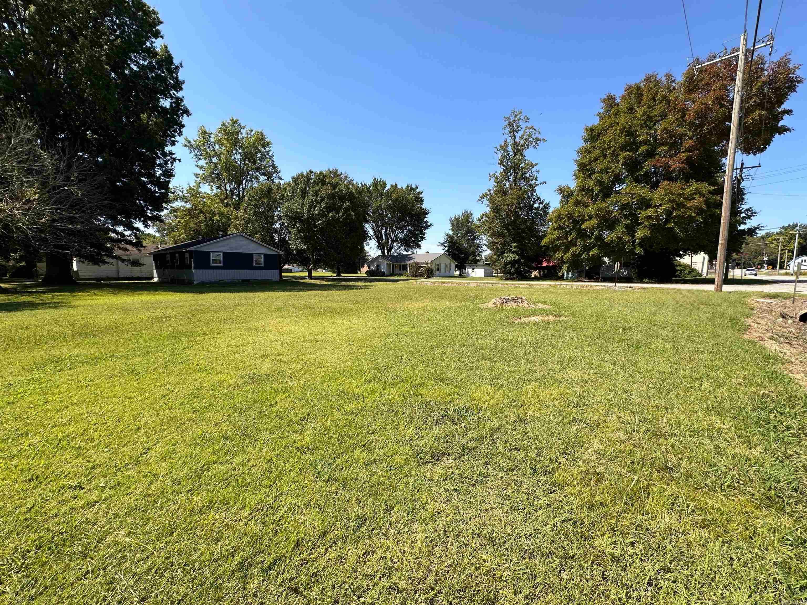 489/ 475 N Taylor  Piggott, AR