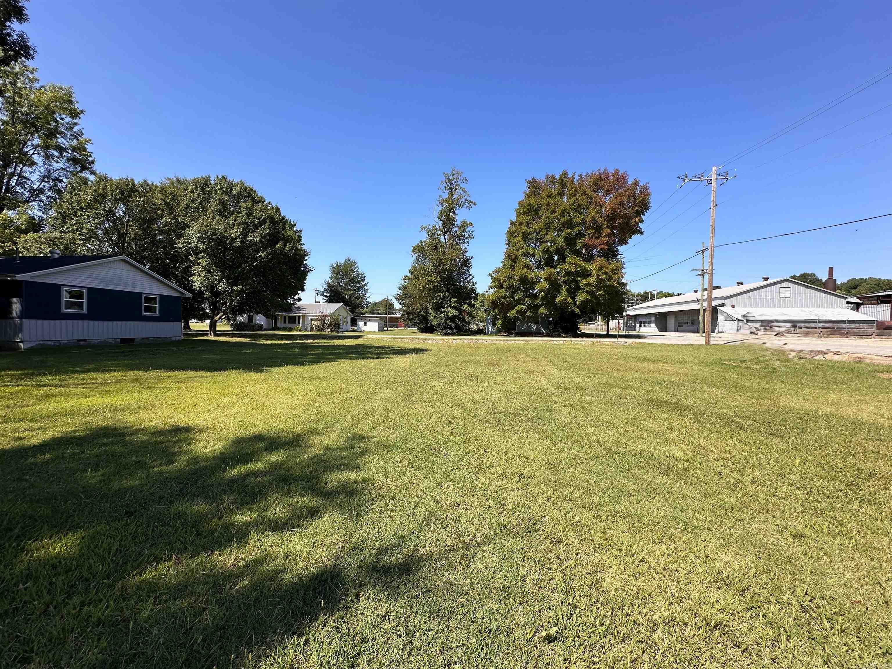 489/ 475 N Taylor  Piggott, AR