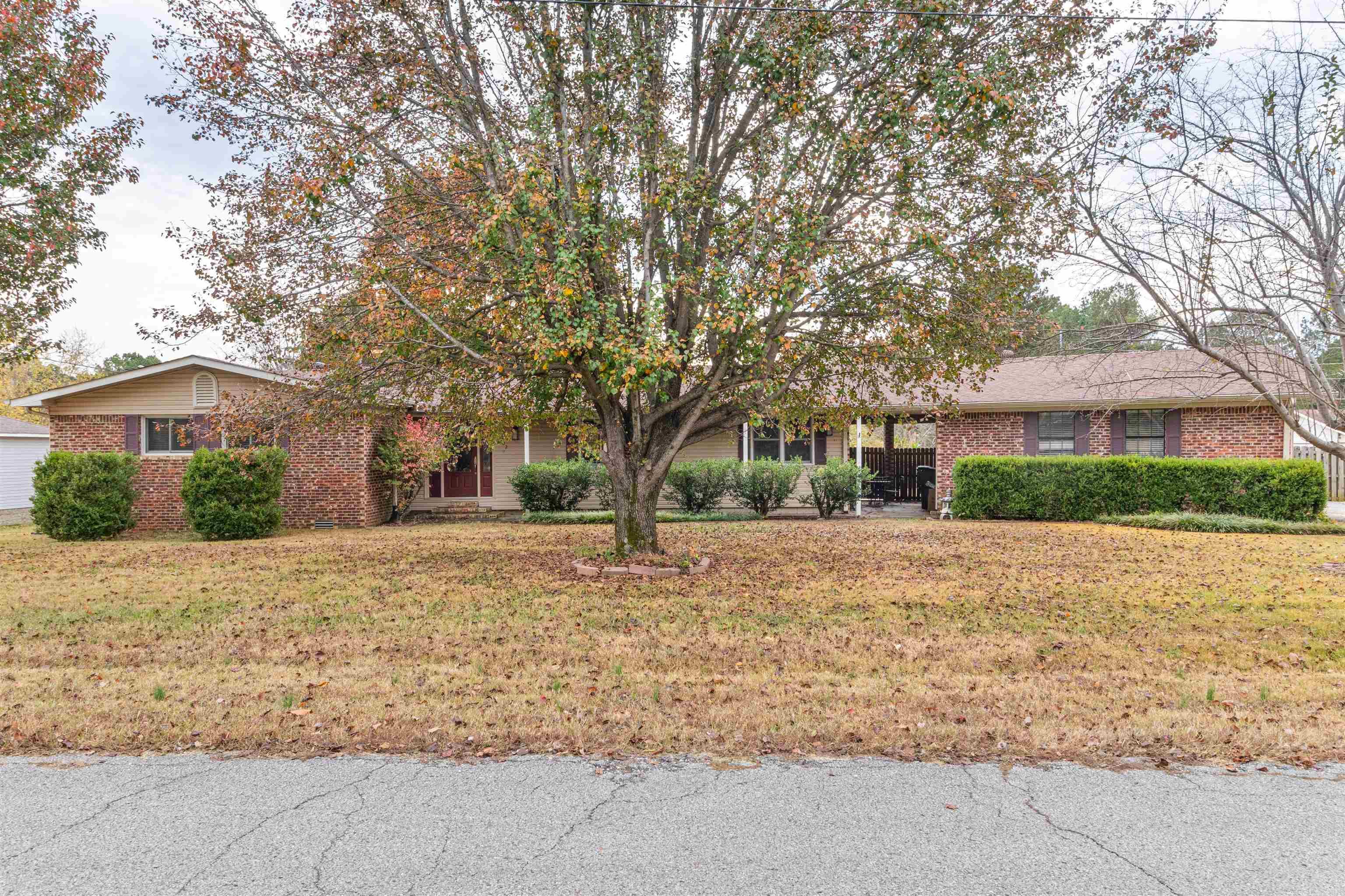 5802 Twin Pine Drive, Paragould, AR 72450