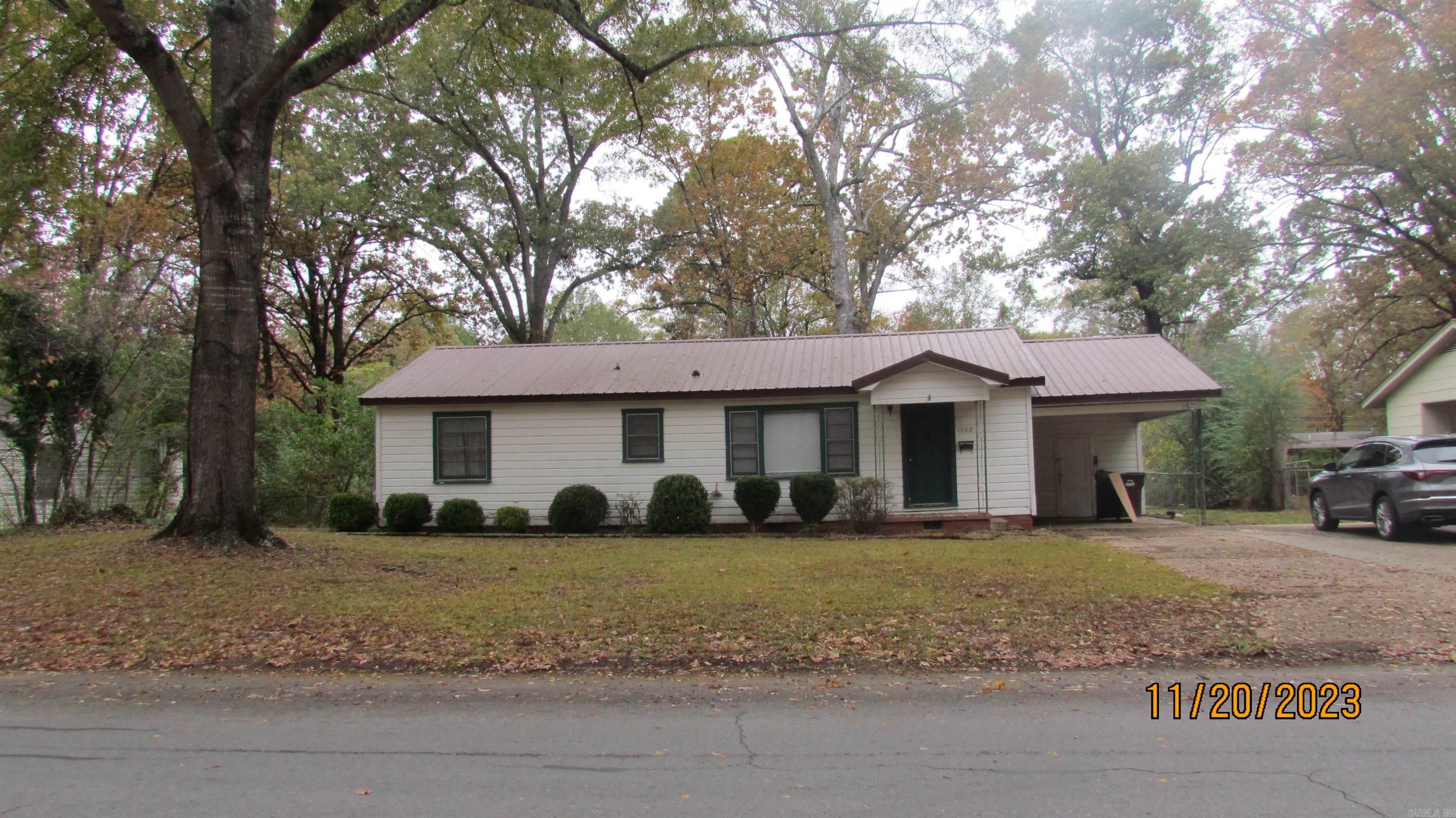 1402 Parkway Crossett, AR 71635