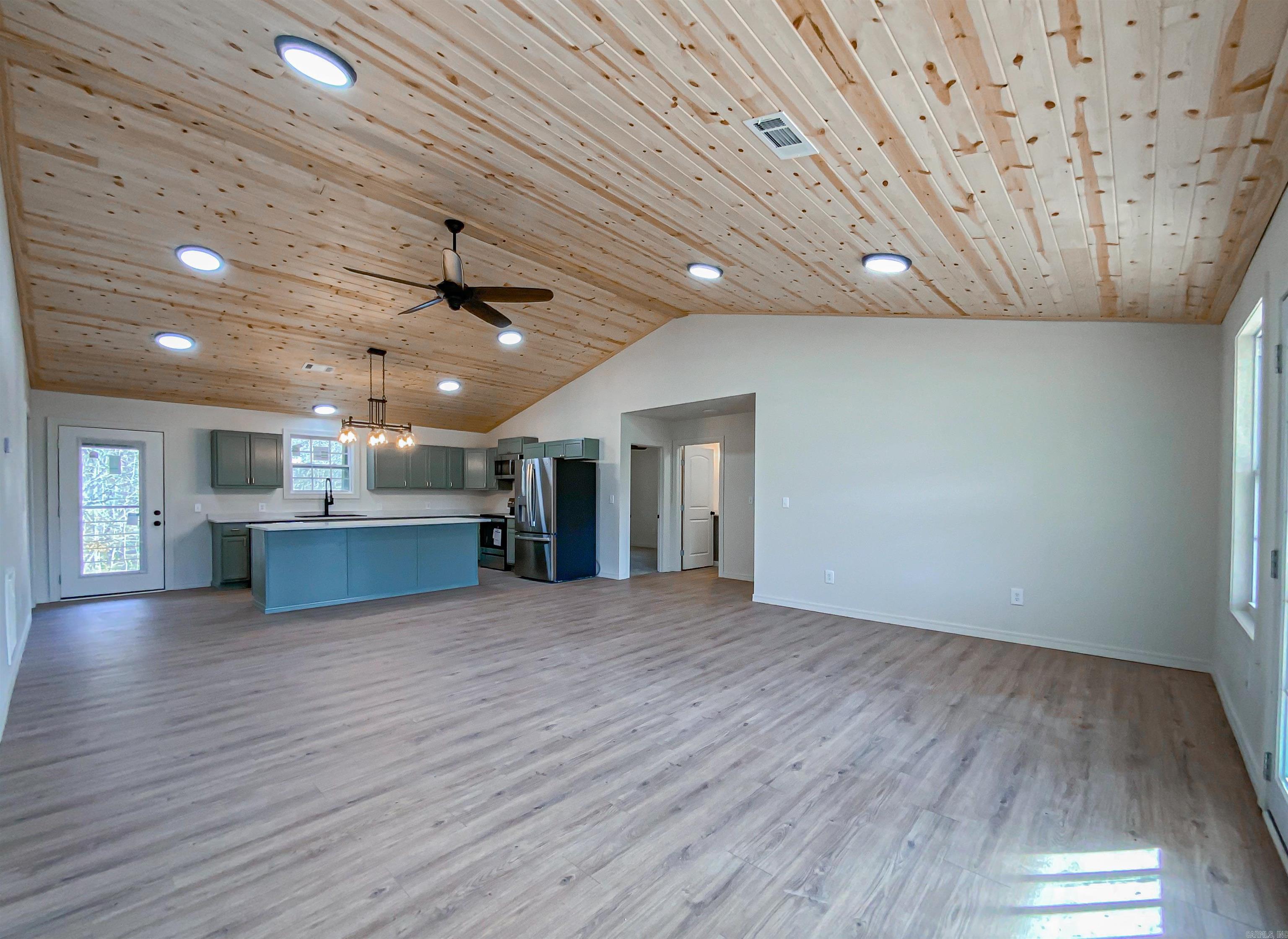 304  Crockett  Norfork, AR