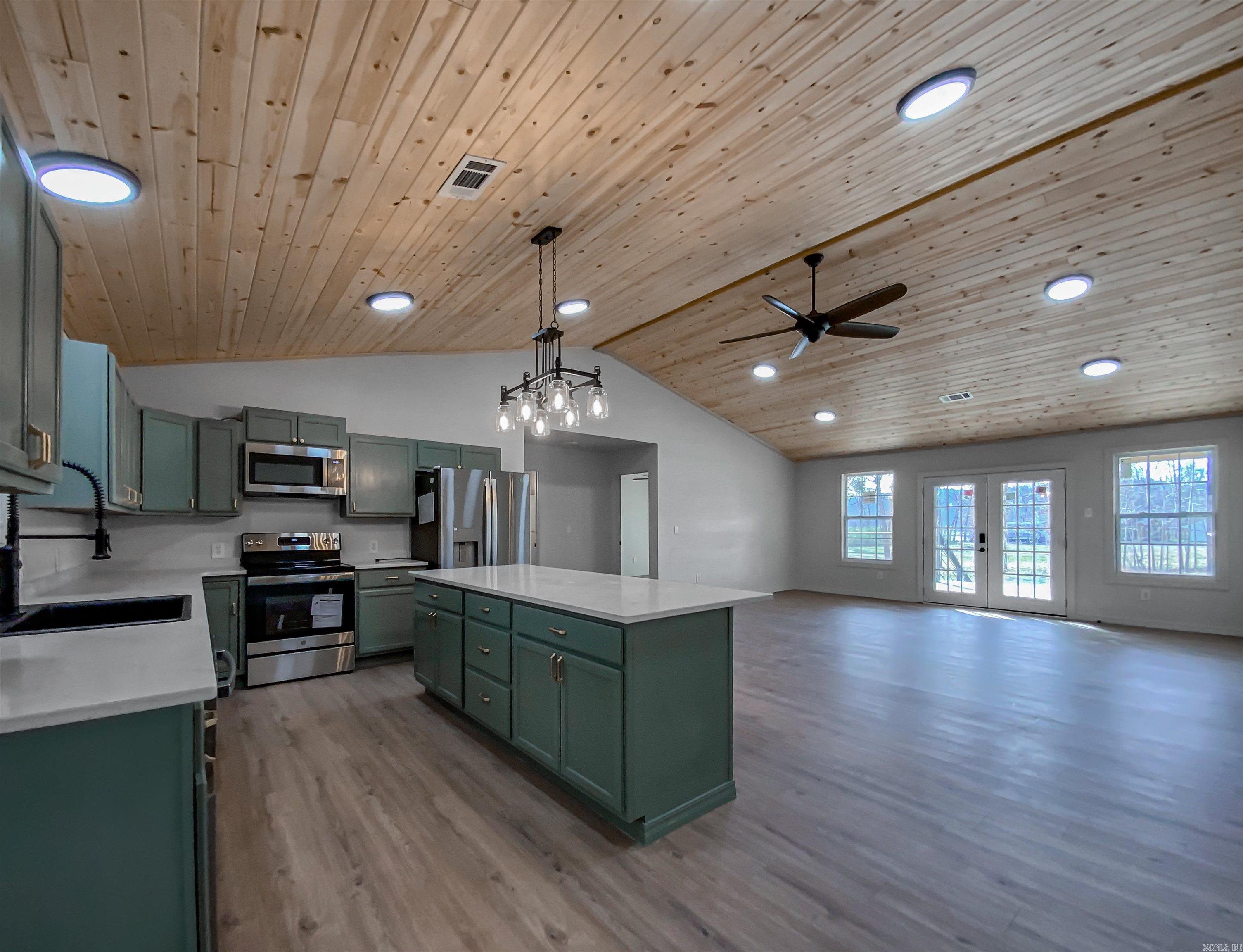 304  Crockett  Norfork, AR
