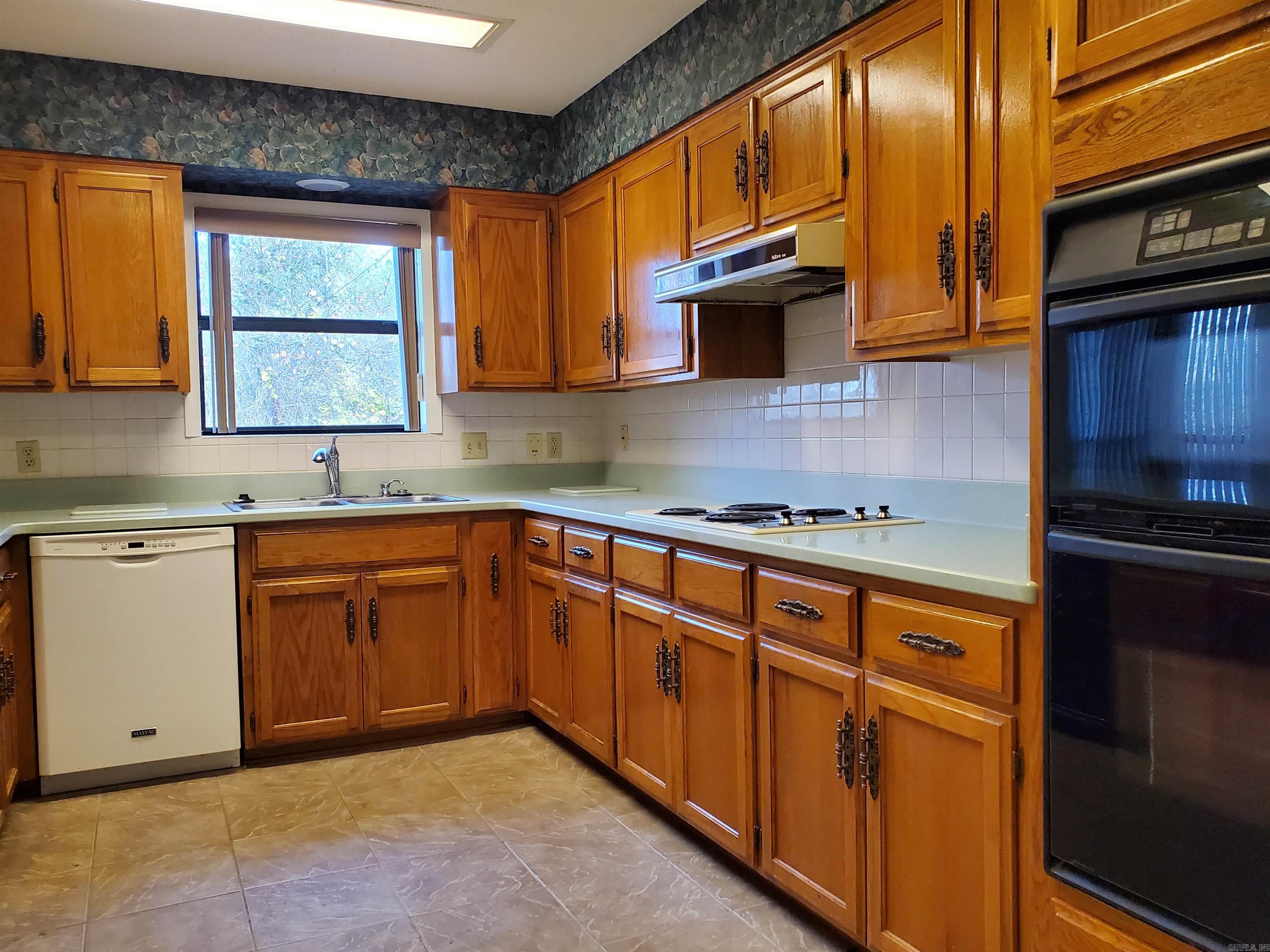 724  Weston Rd  Lake Hamilton, AR