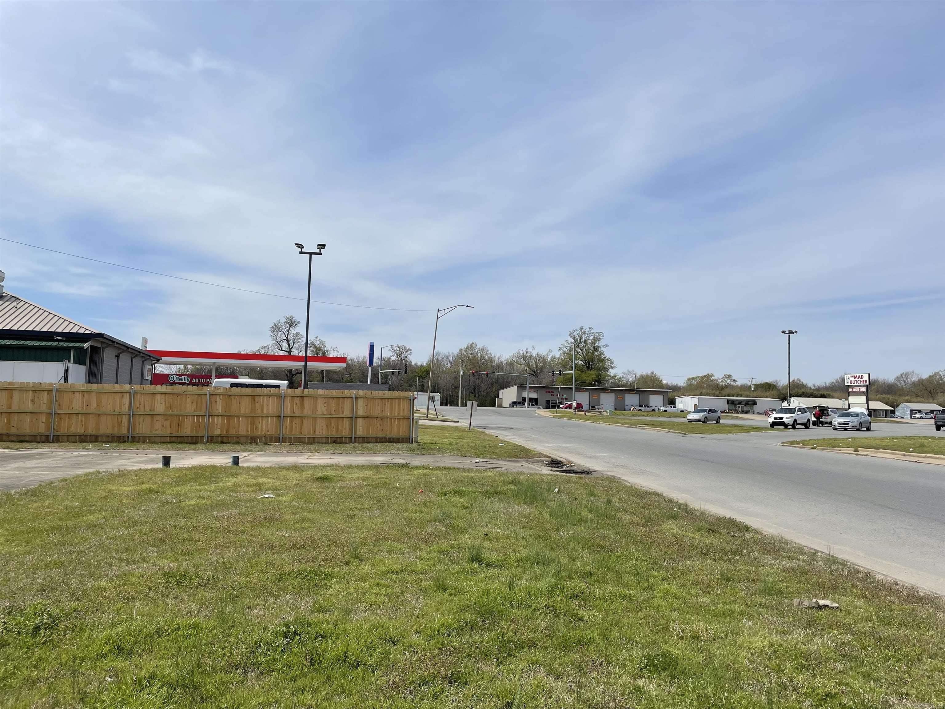 101  Carlton  Dumas, AR