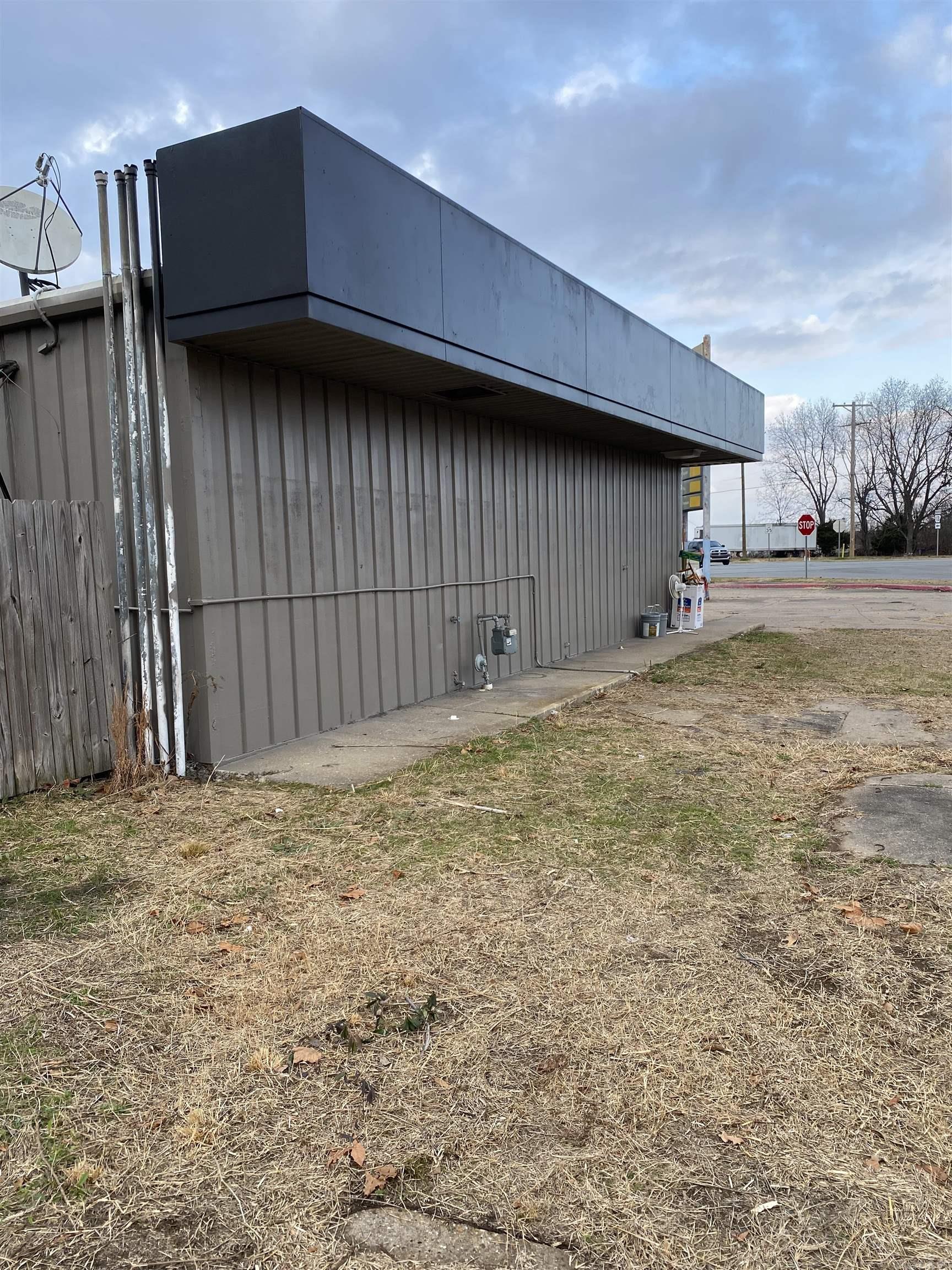 12265  Hwy 165  Humnoke, AR