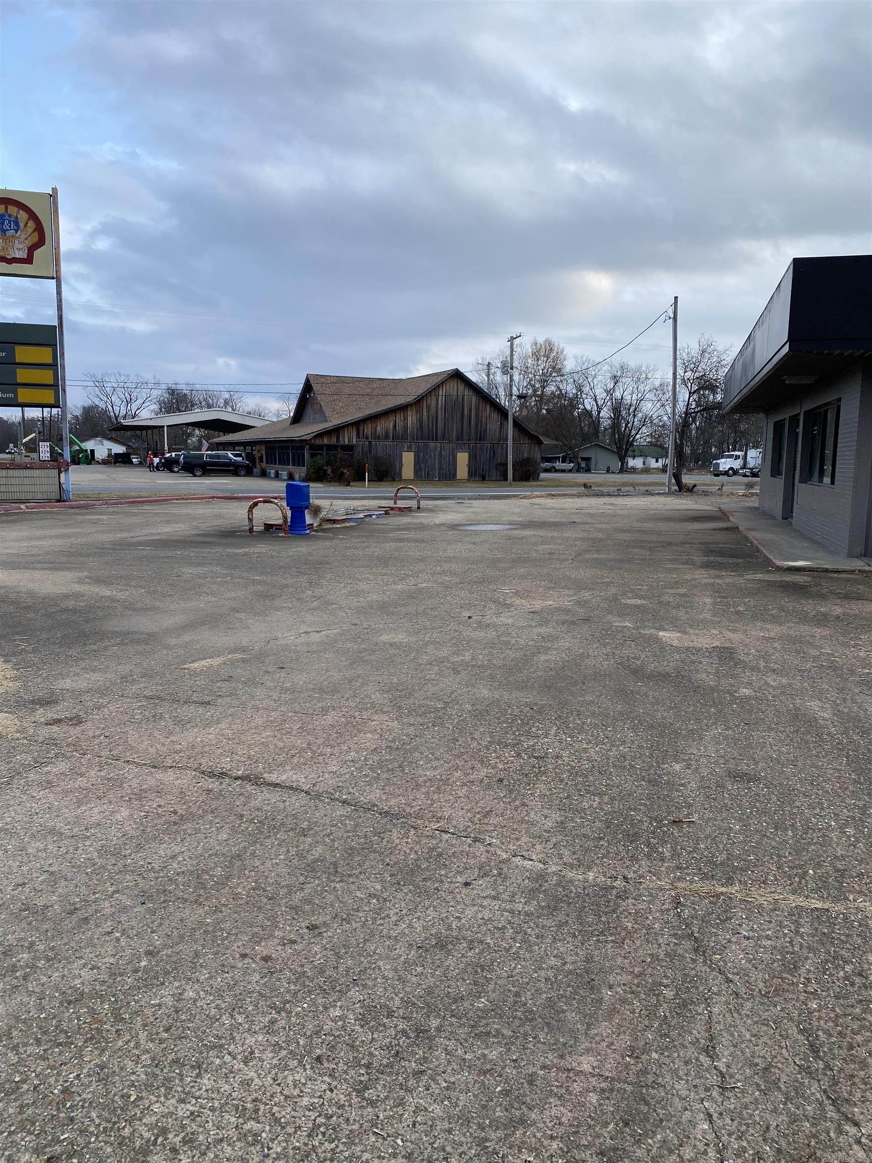 12265  Hwy 165  Humnoke, AR