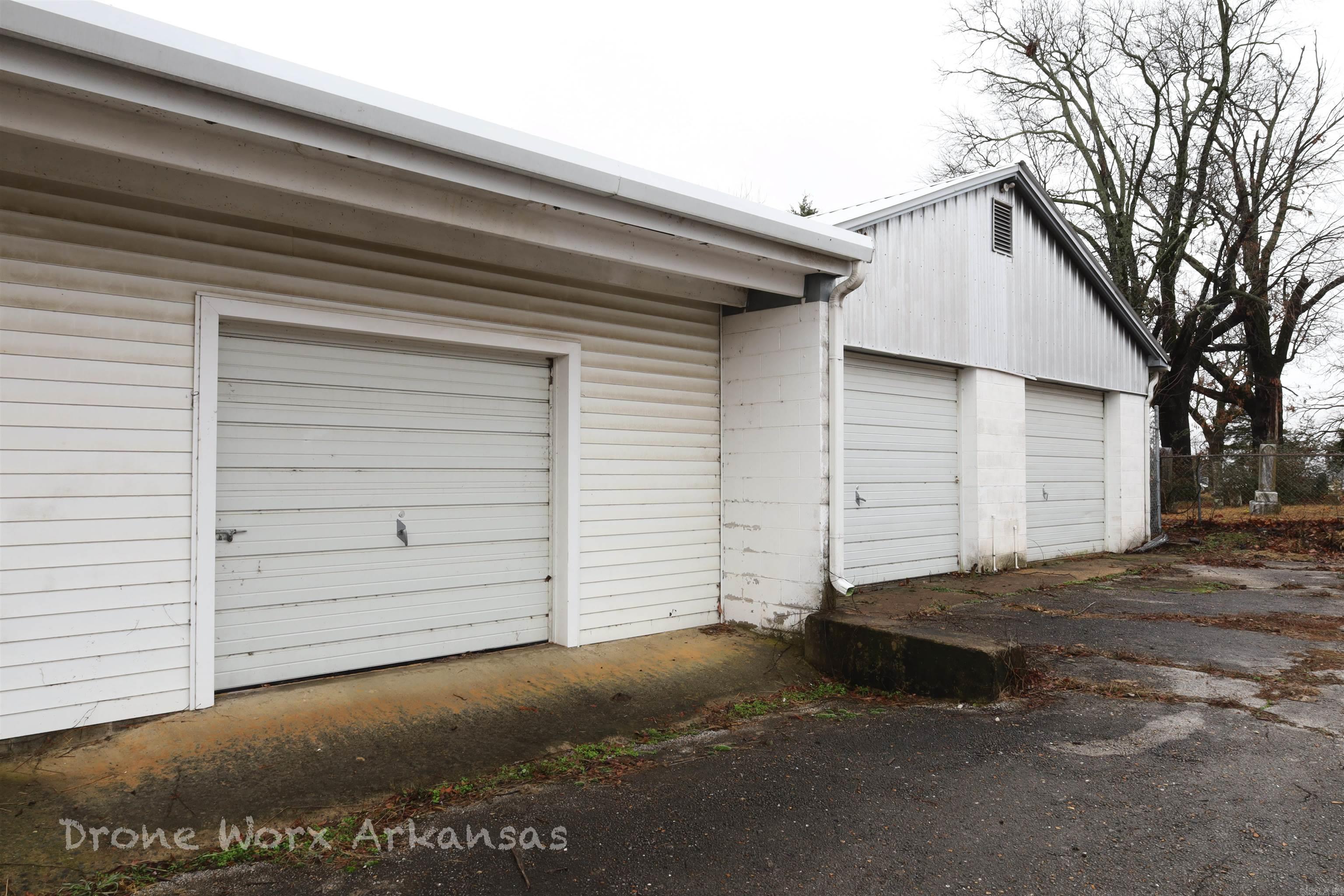 100  Lynn  Marshall, AR
