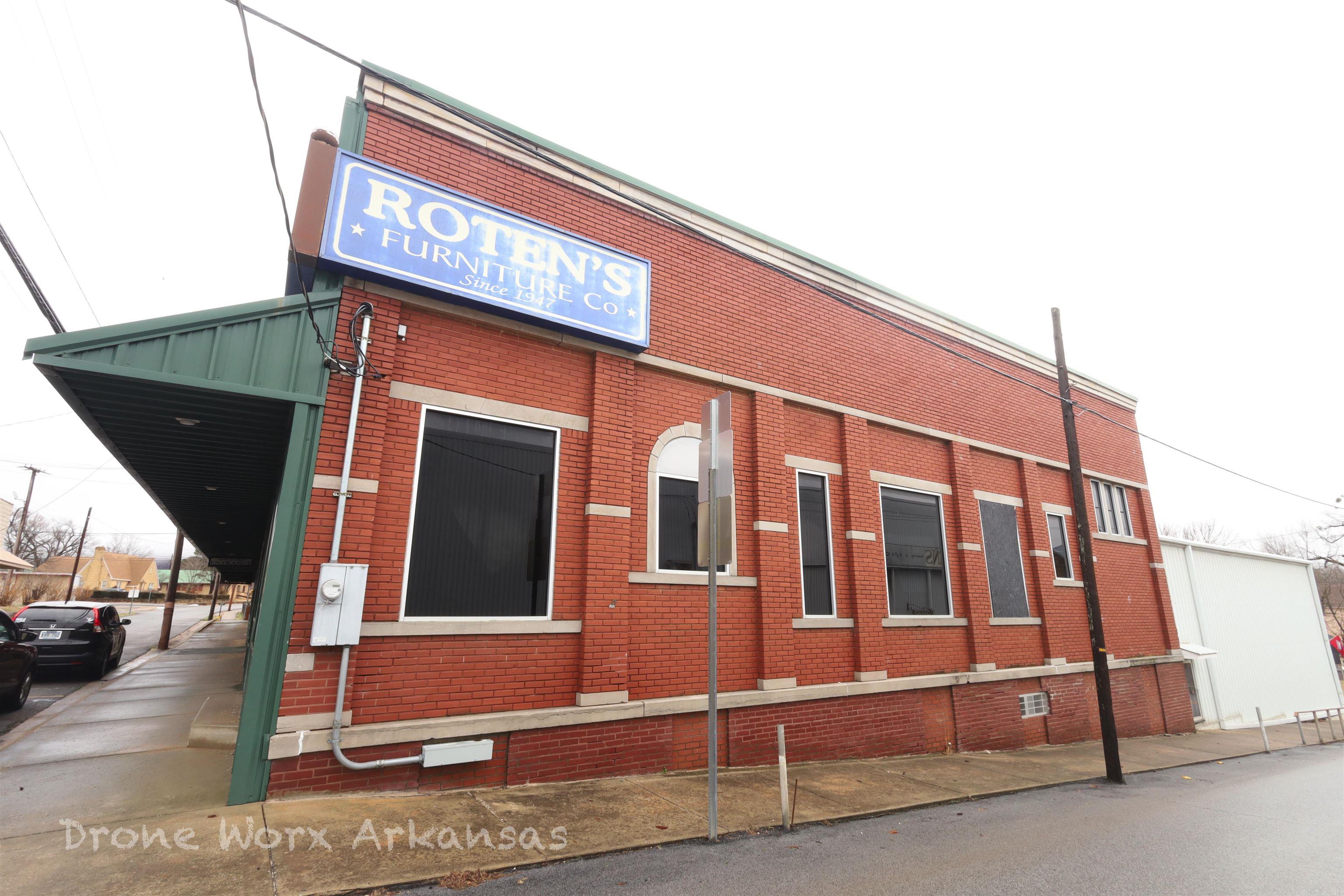 100-A  Main  Marshall, AR