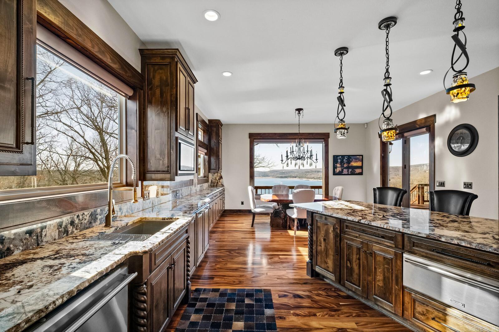768 Cobblestone Lane Eureka Springs, AR 72631