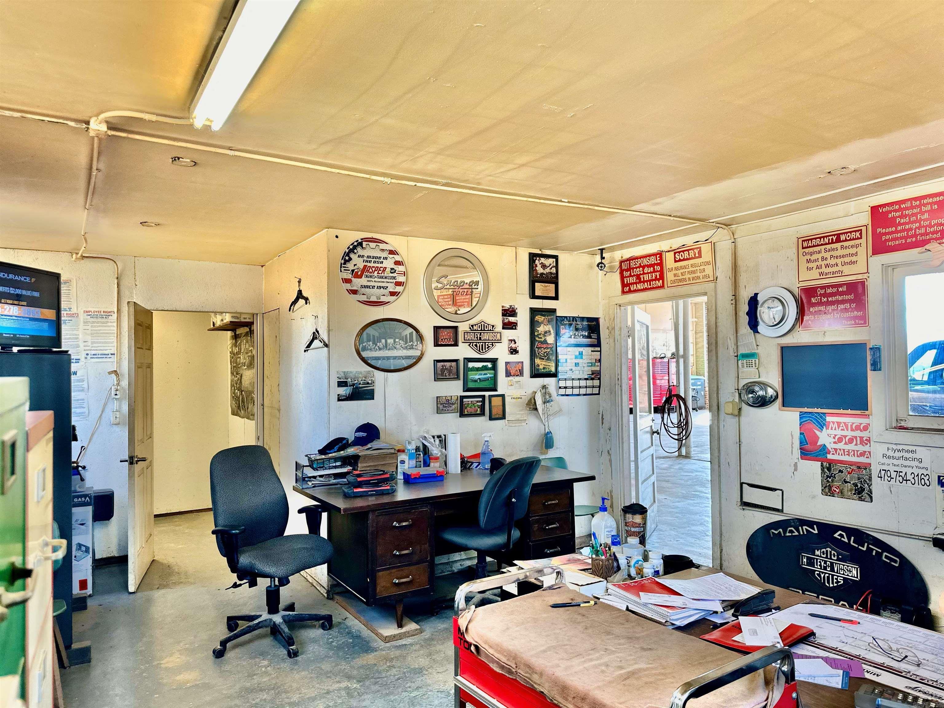 1406 W Main  Clarksville, AR