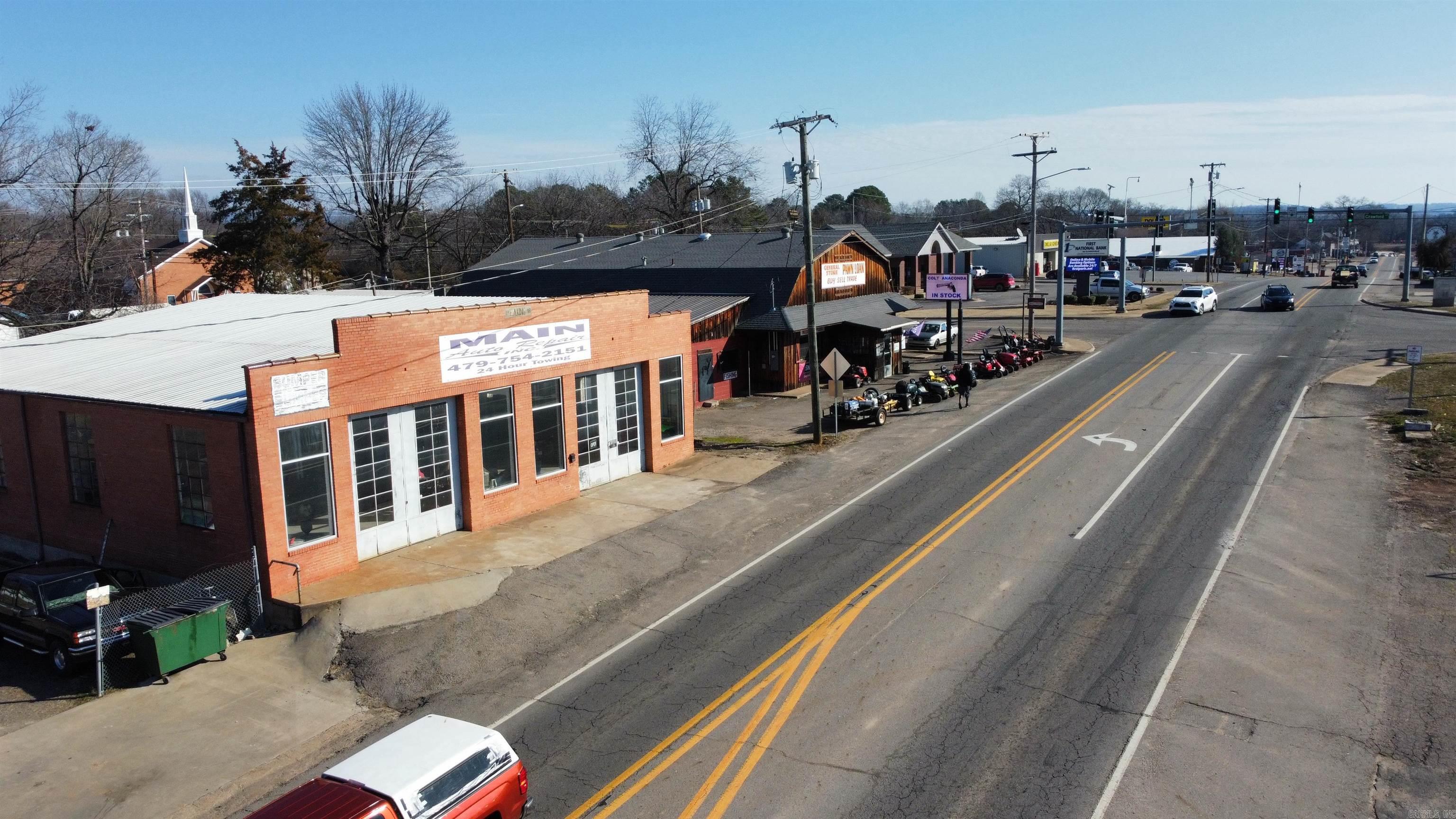 1406 W Main  Clarksville, AR