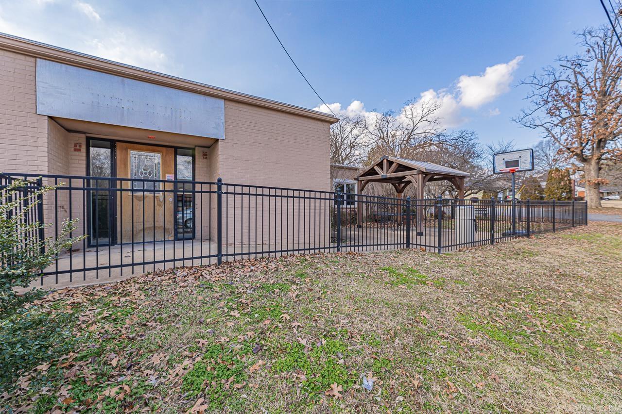 105 S College St  Searcy, AR