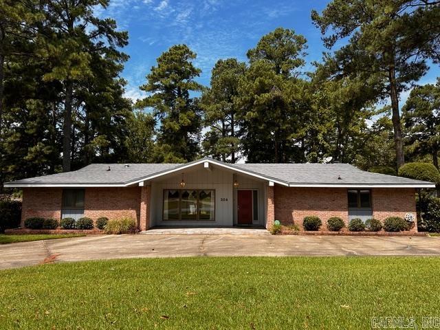 304  Crestwood  Monticello, AR