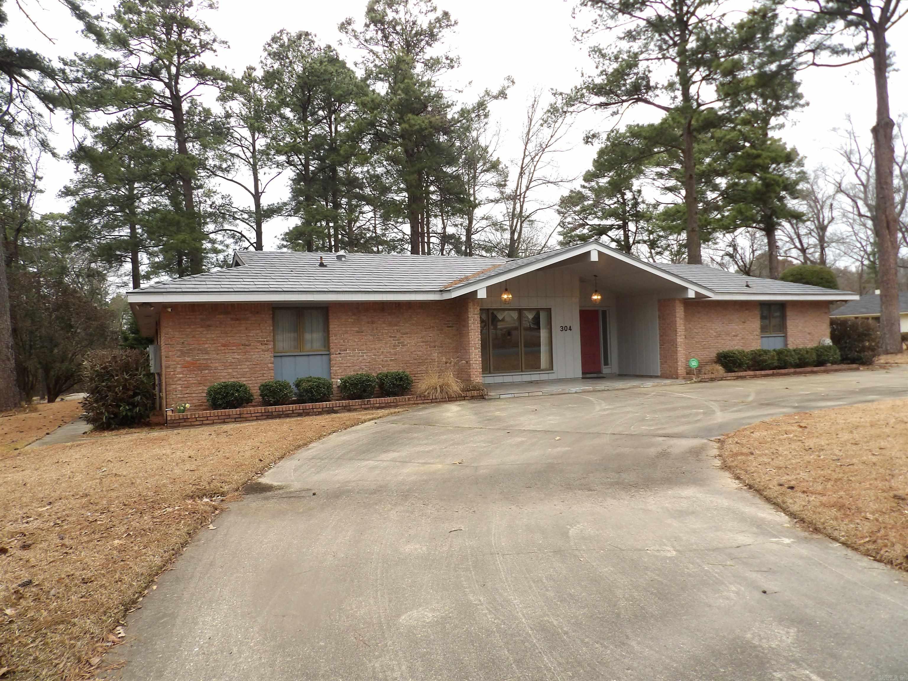 304  Crestwood  Monticello, AR