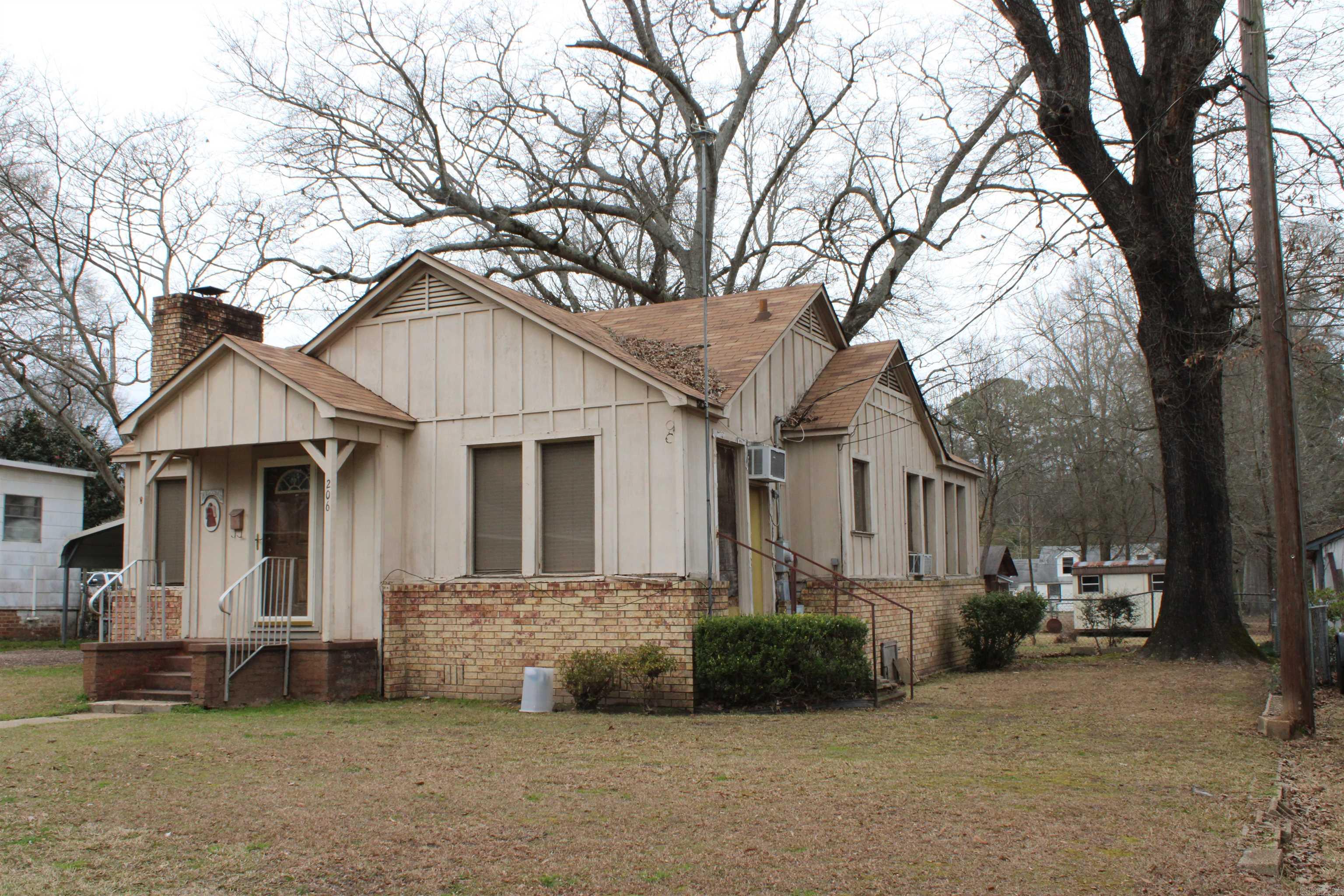 206 Oak