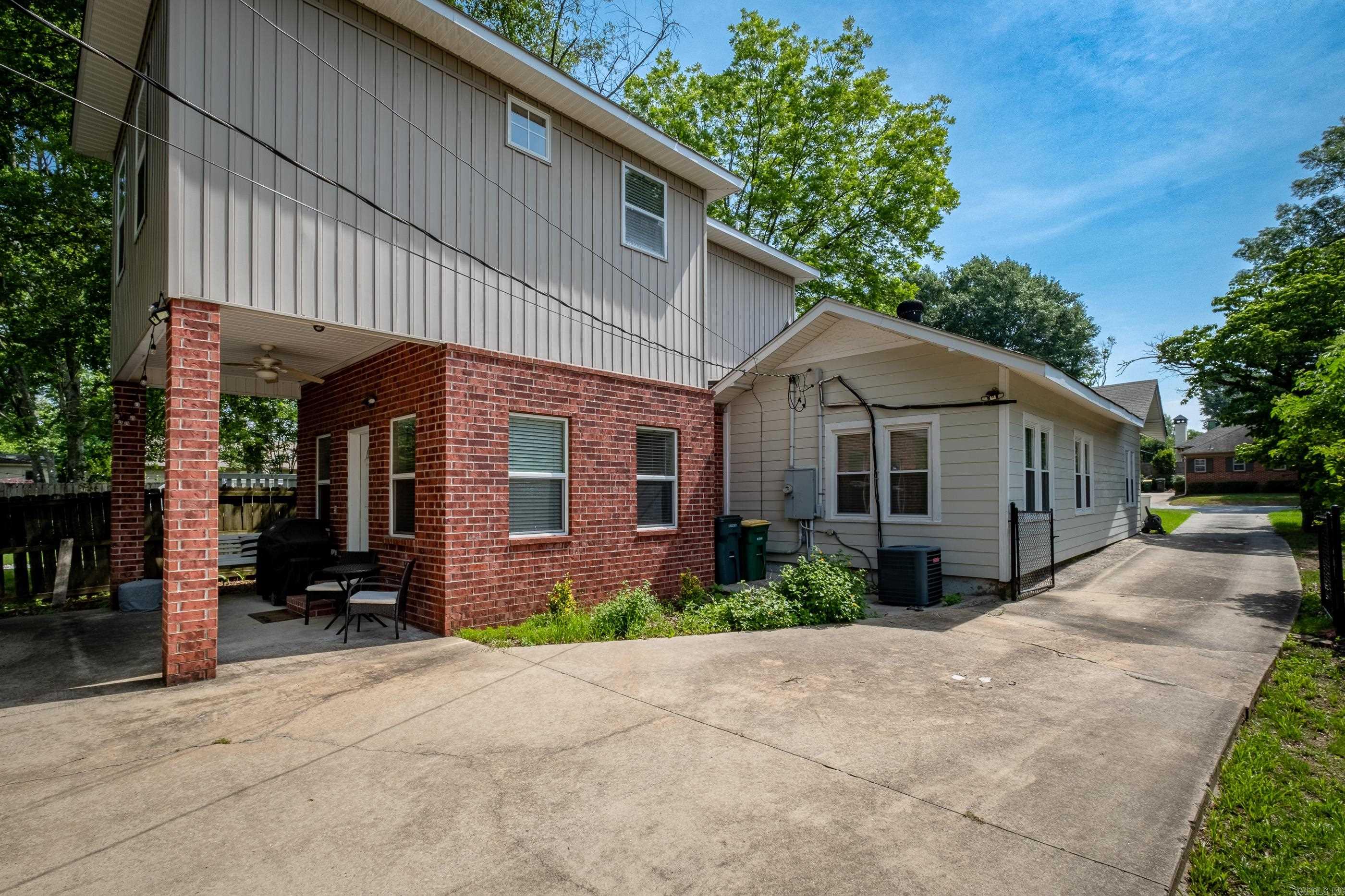 2222 N University  Little Rock, AR