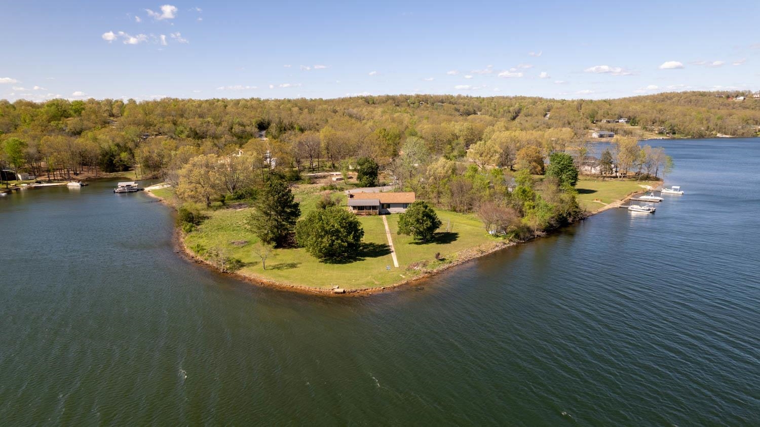 1811  Friendly Point  Horseshoe Bend, AR