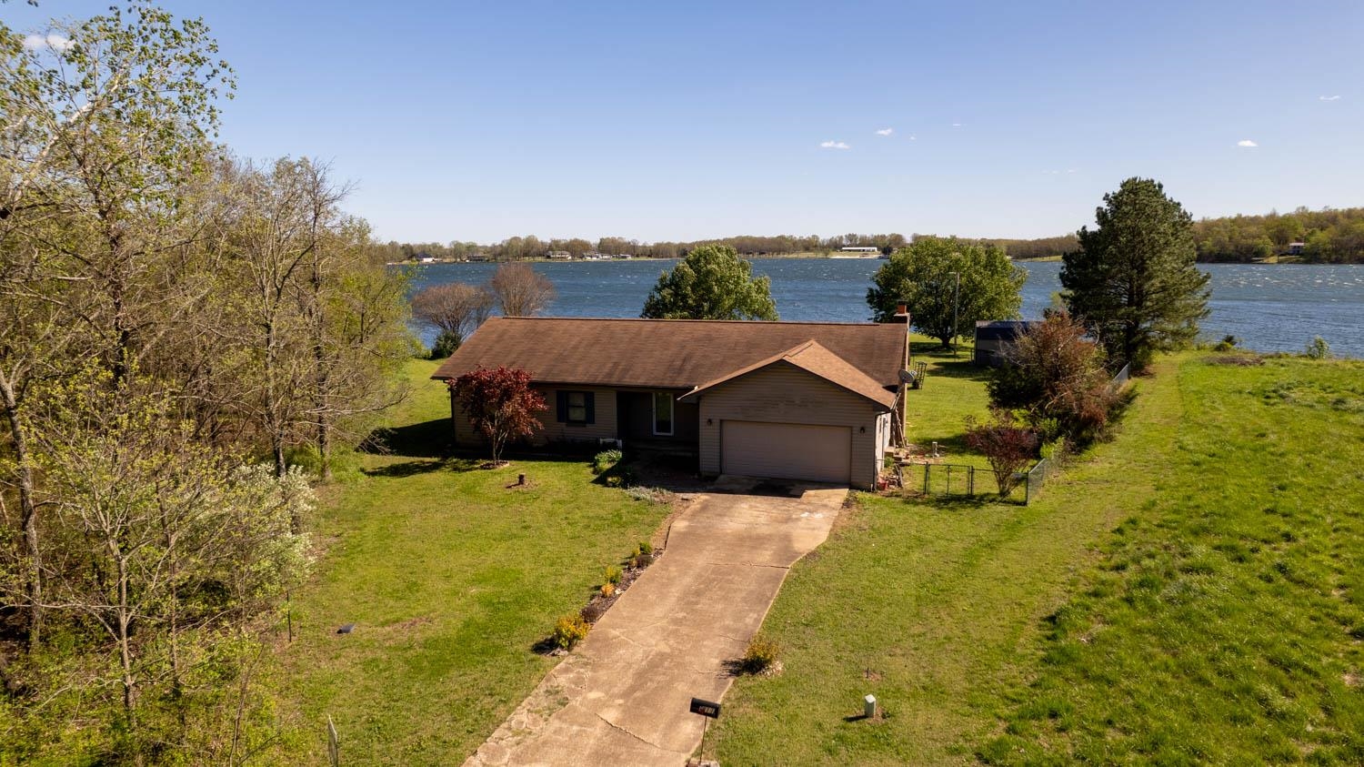 1811  Friendly Point  Horseshoe Bend, AR