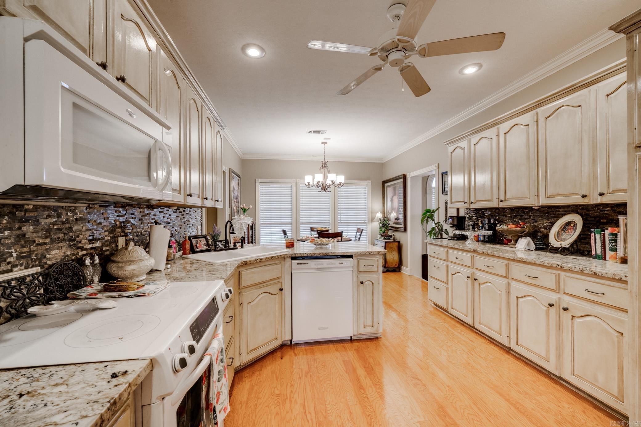 1960  Royal Dr  Conway, AR