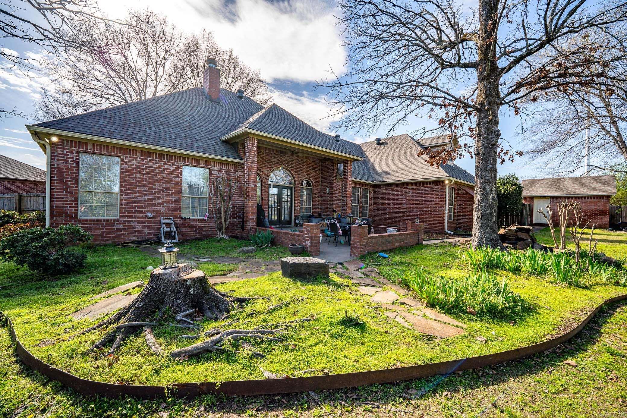 1960  Royal Dr  Conway, AR
