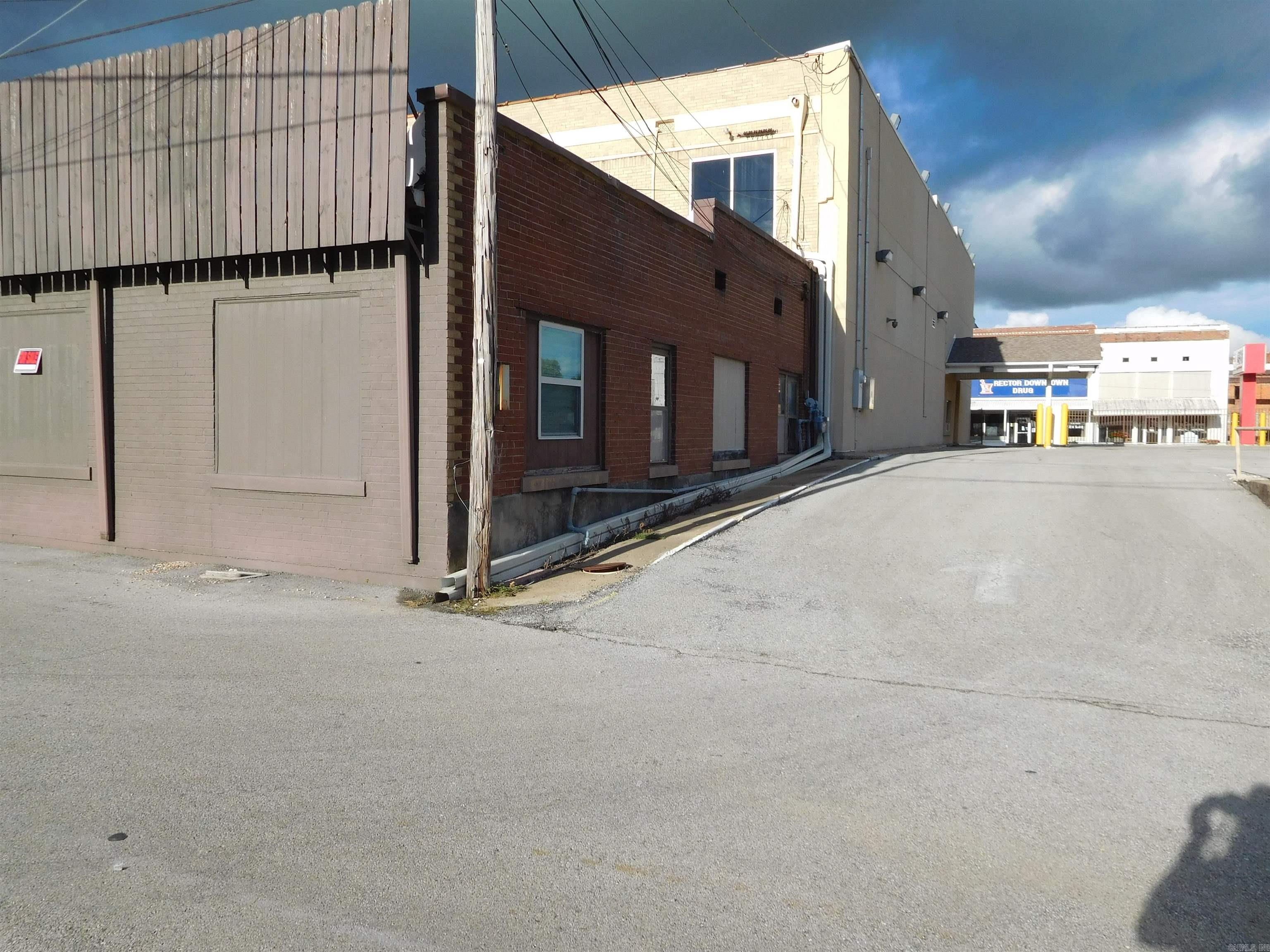 107 W 4th  Rector, AR