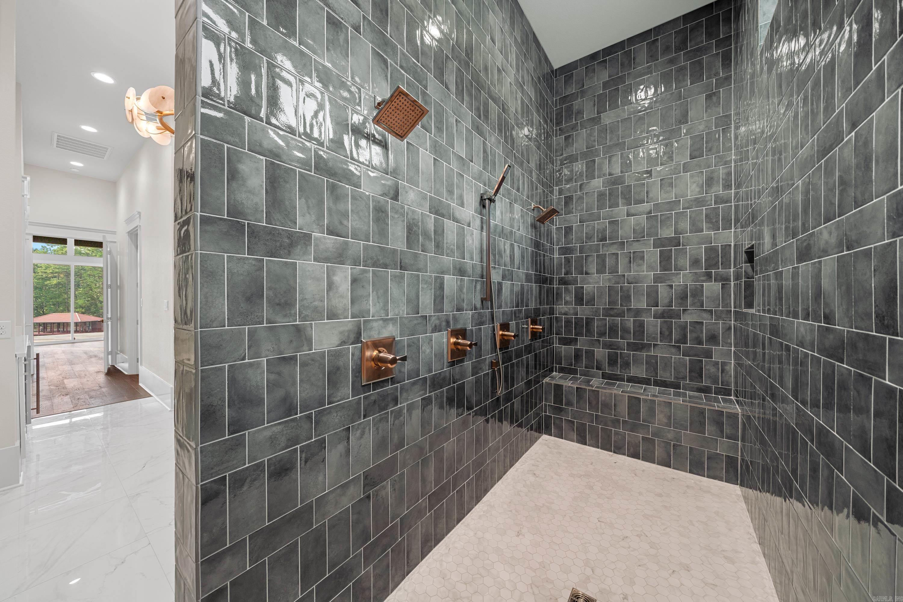 150  Cardinal  Hot Springs, AR