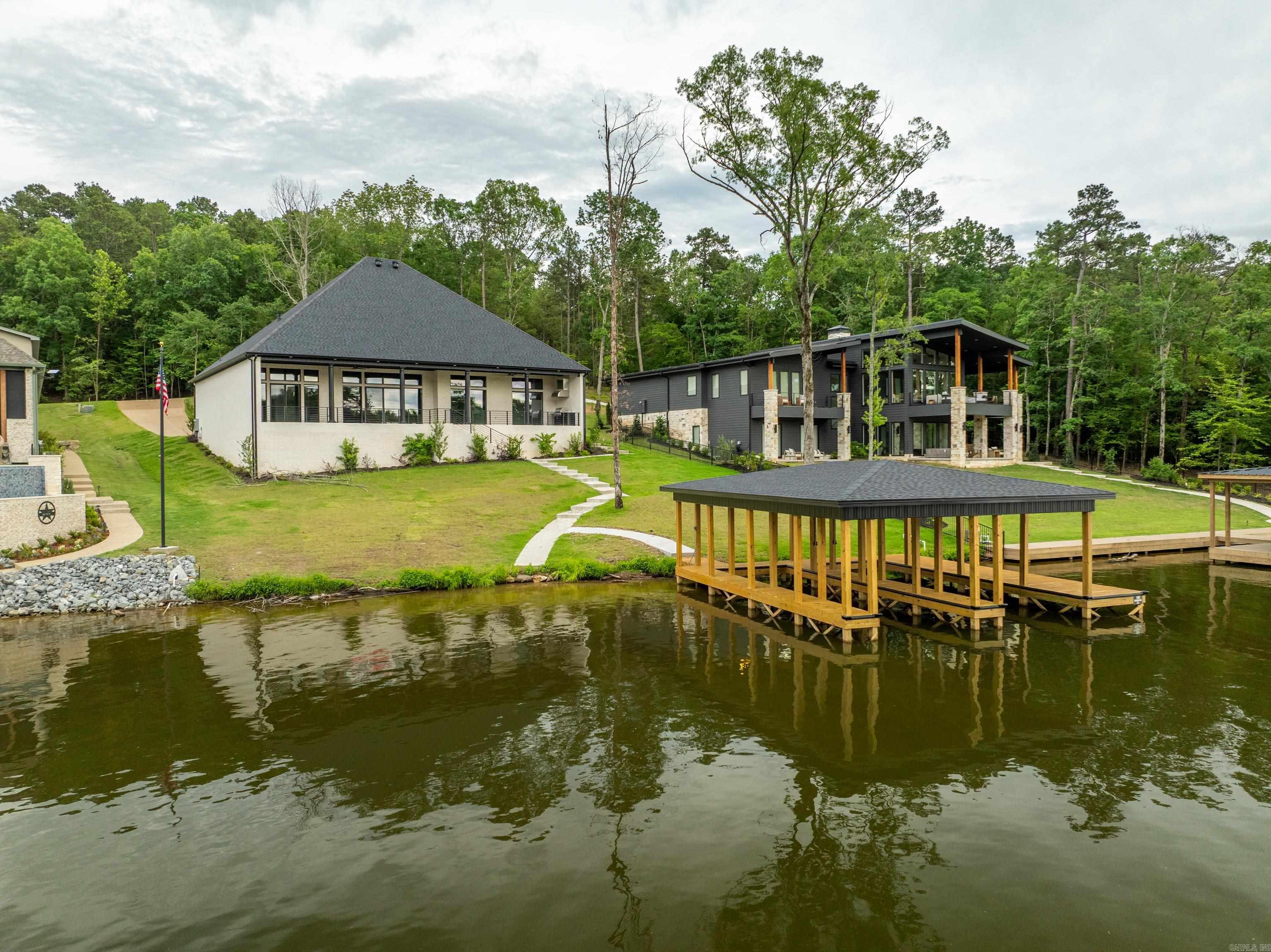 150  Cardinal  Hot Springs, AR