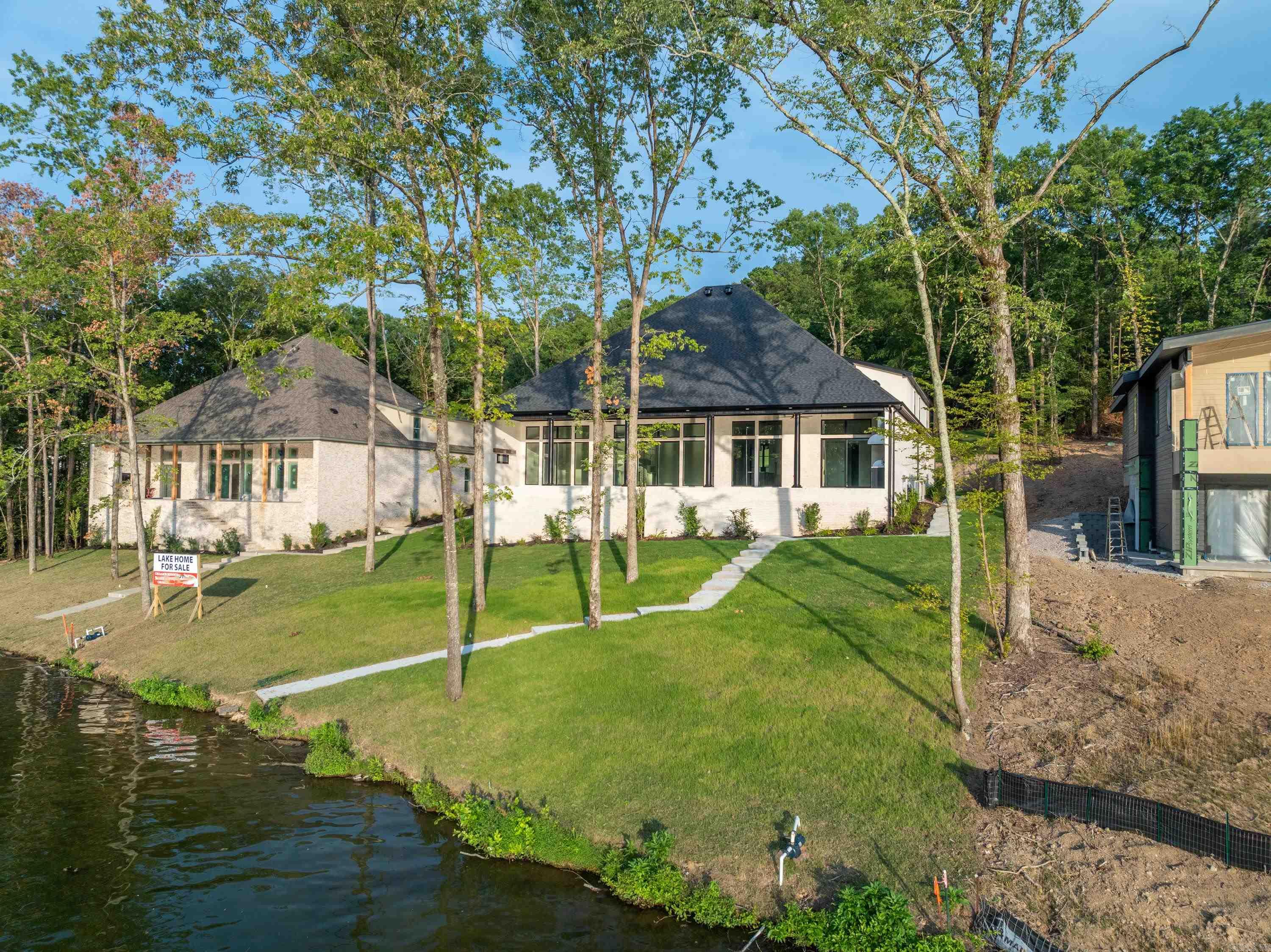150  Cardinal  Hot Springs, AR